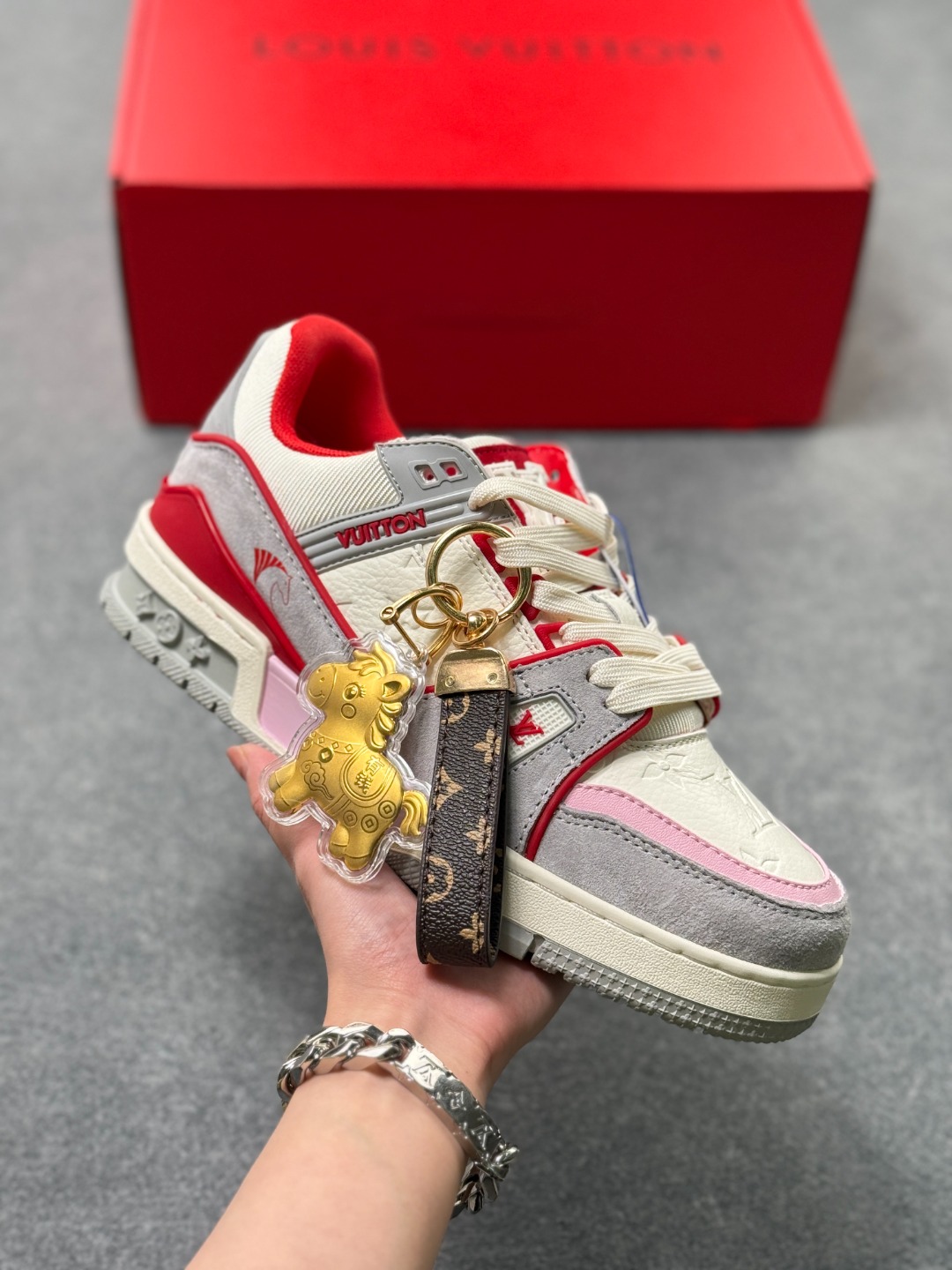 _dn_9s2xqr8f6i_3El0YlrdoOWVLSrKbDt1IsMaw