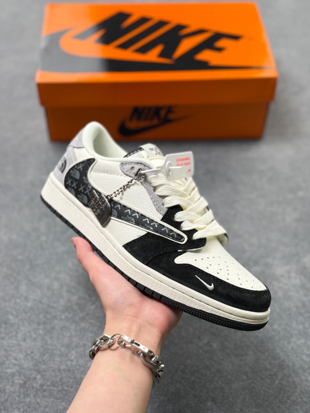 _dnC9smD0CAUMUqpeYaBTBdLtWF1n7fQCn5B8eYg