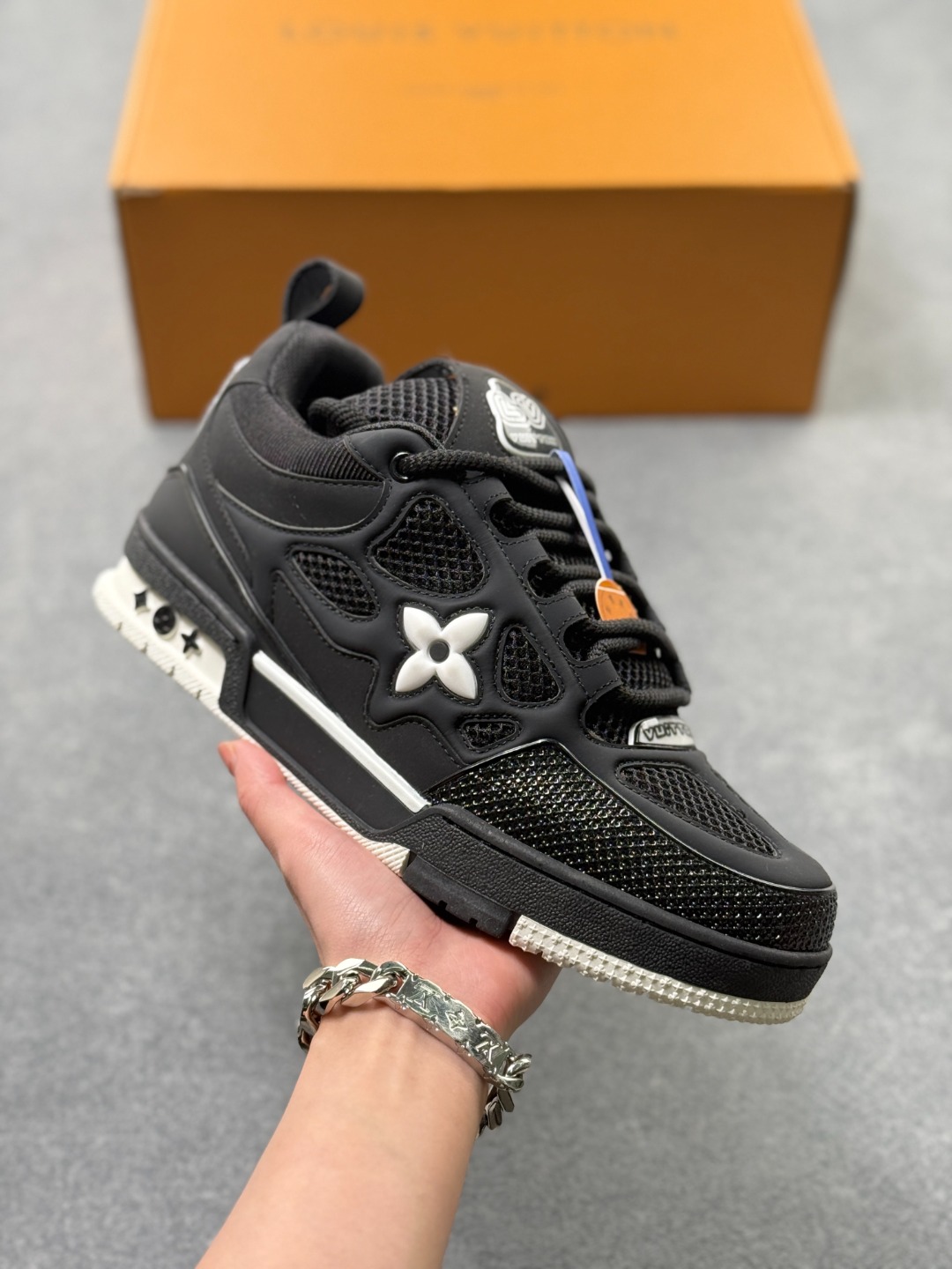 _duA9sXPGAli5gTw70ZrR3Mm7Z-AurIsGgOCZPoQ