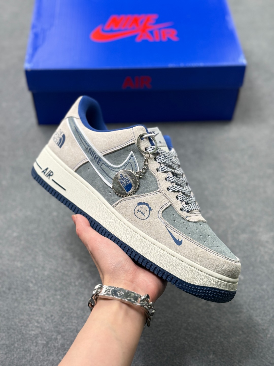 _d_x9sFdGY6va1i4h3O4kM_HPvEzuix5FMeXRqTg