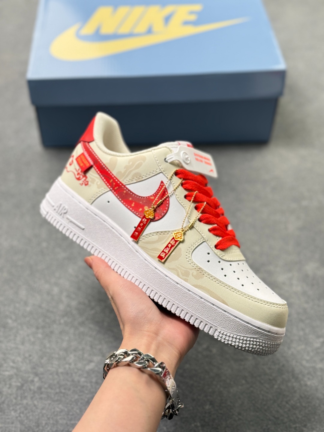 _dut9sEkifF9biemy_Zon-wzuG7XKT2yUXG9EhPg