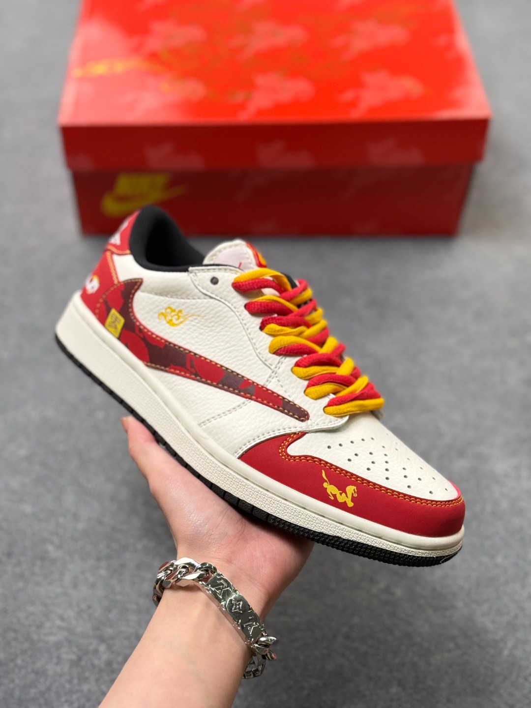 _dlE9saunVhLpLdragSnyx4gsdv0CDTYh5KZs1Yw