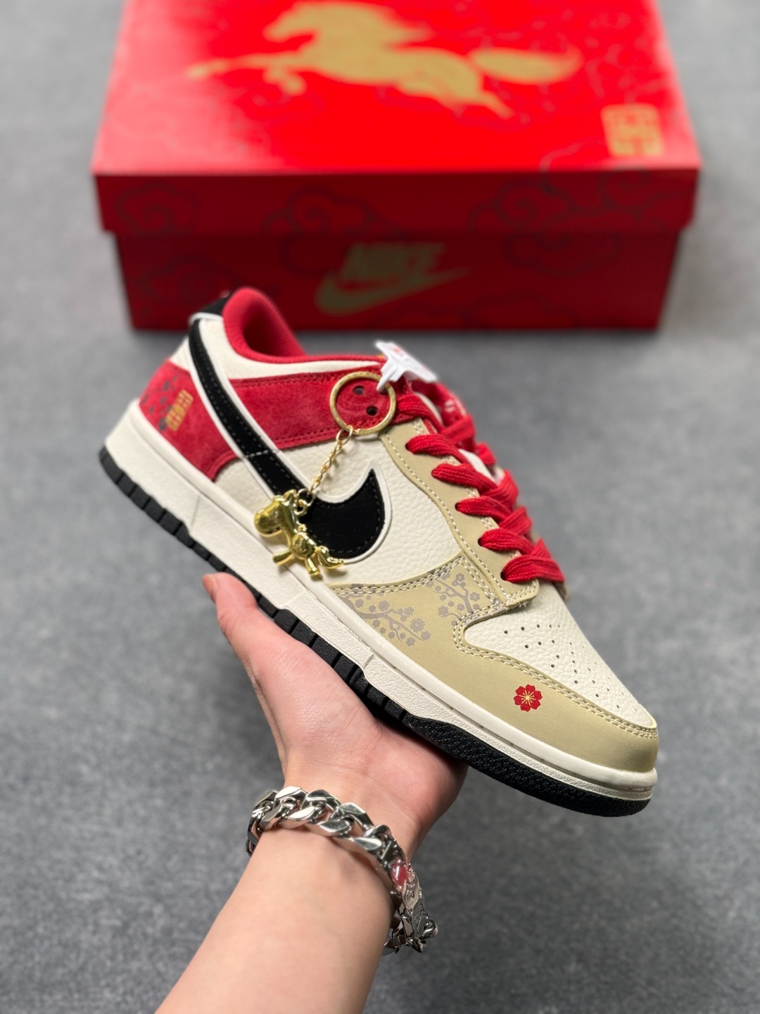 _d1R9srk-_6-4tG0bIjNWzFMthvYHRfe7zZrIBNQ