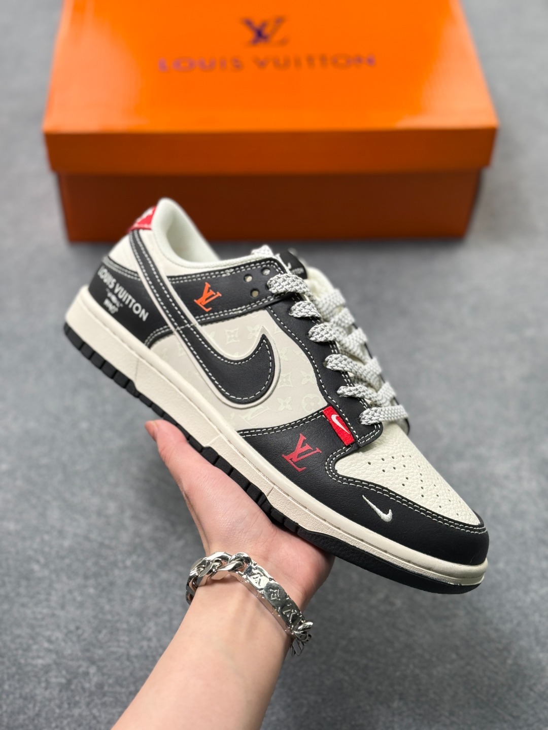 _dmq9sWS_cq8SSHQth3VQsrXR77H85lILO25be4w