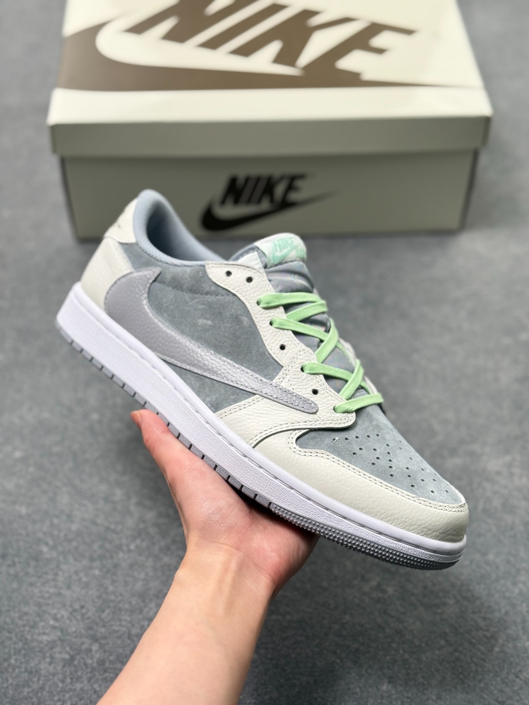 _deL9sglWXB-vDUE0Pa1mgieql3pL-aFYJ7evW4A