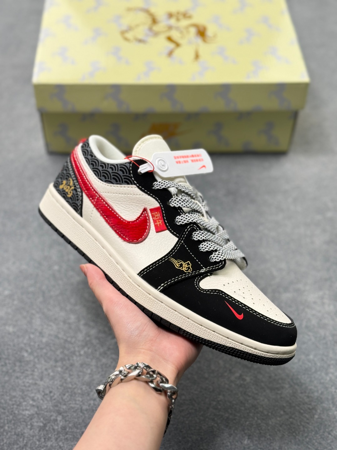 _dcJ9sLKJeo7yG9LXoWS4dCgaColK0OUbya-D43w