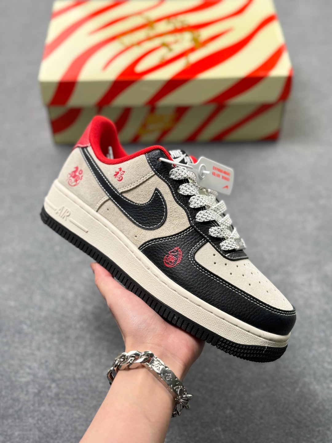 _duj9sFD31iHZyVi6M-EiheFXZYHMG_GCATWNP-Q