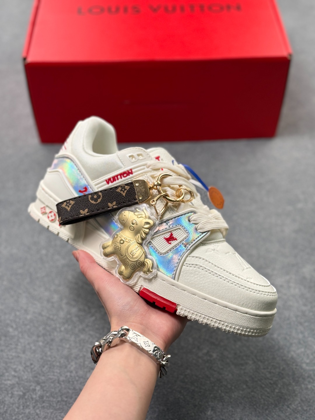 _dsQ9sxzW4woz0c-sqk1tct_leDxiiqaqfpysVmQ