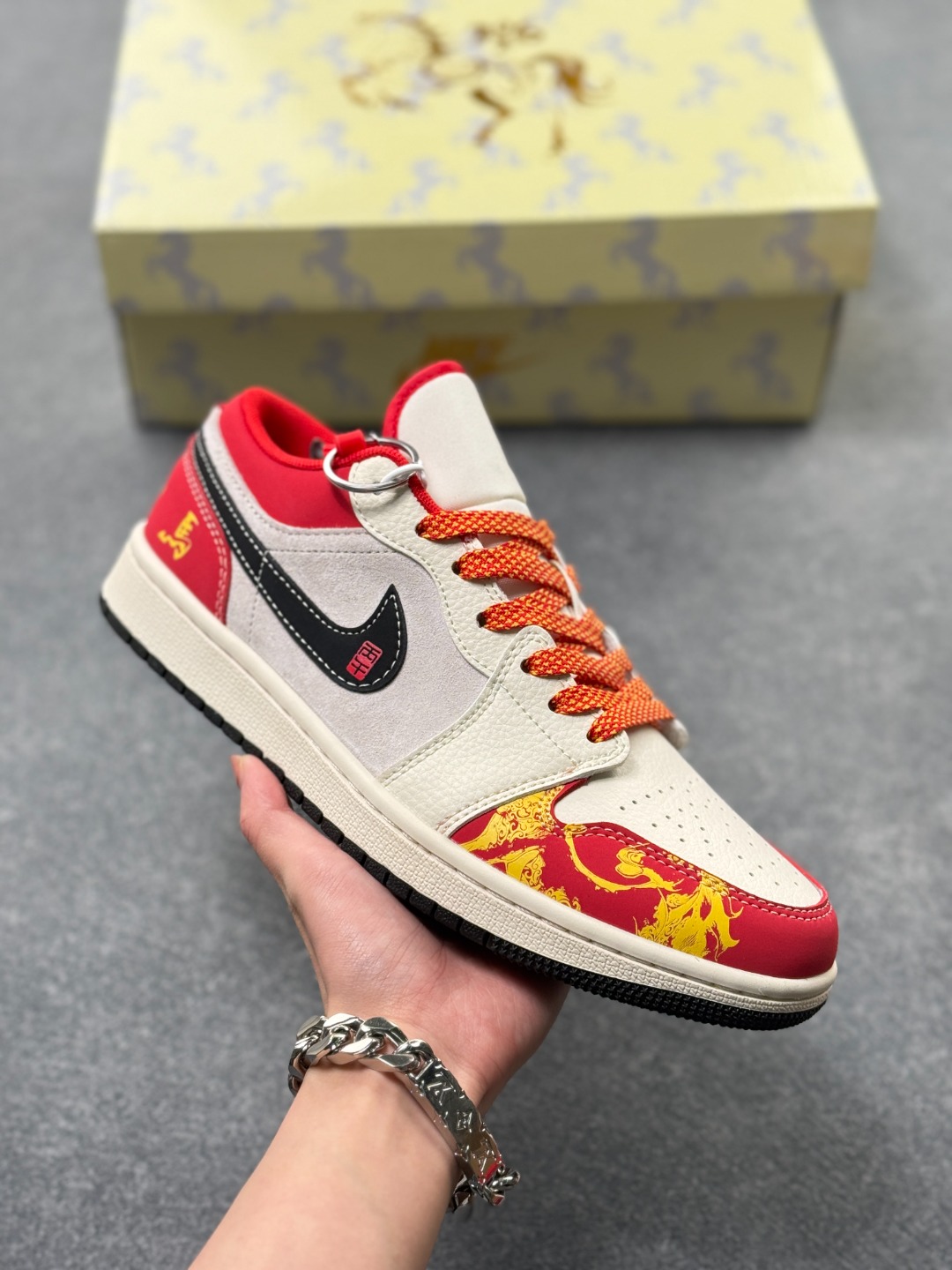 _dmm9skjY0w5gECFX5sI0HVtXwsqBrNHSFU9S15Q