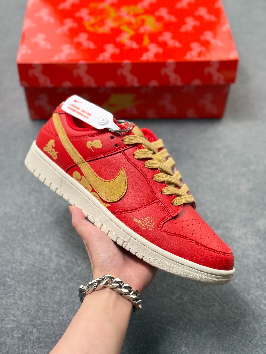 _d-99stKZRh1cbklUu_i6E011RQUfwWcijQ1AyFg