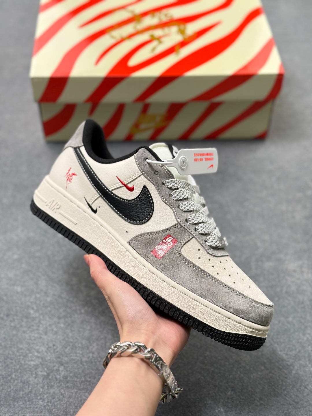 _ddz9snIomYvOG6sWwF6Tua-zQeXDCfbiAqZOLFA