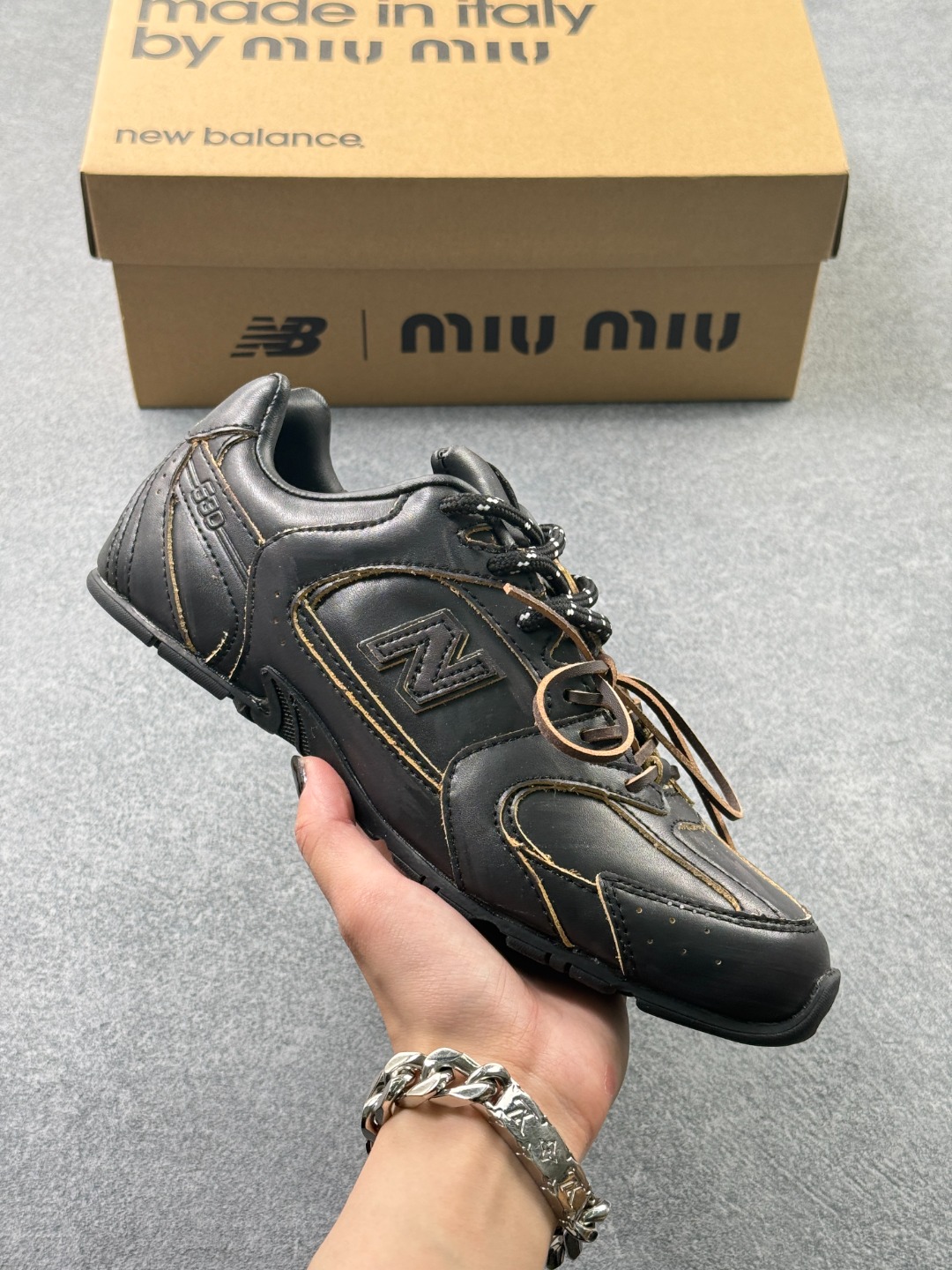 MIU MIU缪缪 × New Balance NB 530 二代 圆头系带 德训鞋 薄底鞋 低帮 生活休闲鞋 液态银色 货号:3F33F0002FD005 x78