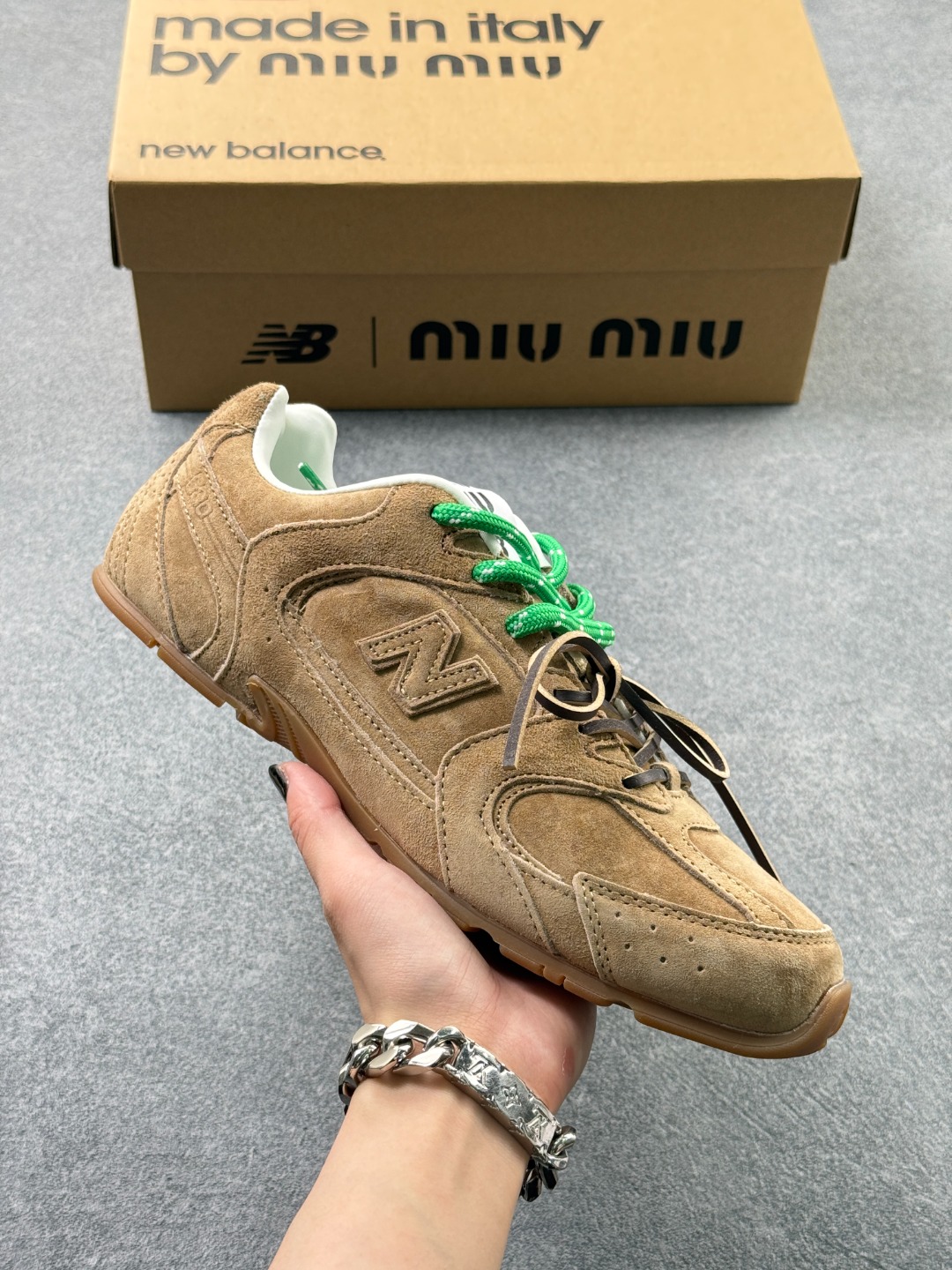 MIU MIU缪缪 × New Balance NB 530 二代 圆头系带 德训鞋 薄底鞋 低帮 生活休闲鞋 液态银色 货号:Z5OF0379FD0053 x78