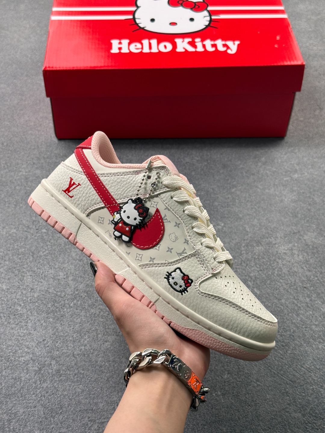 公司级带半码✅ 耐克 Nike SB Dunk Low 低帮休闲运动板鞋 KT猫 原装头层材料 用料绝不含糊 独家版型蒸餾加工帶來的是更好的视觉和脚感体验 清洁度 电绣工艺 皮料切割干净无任何毛边 细节完美 货号:NH0601 493 x69