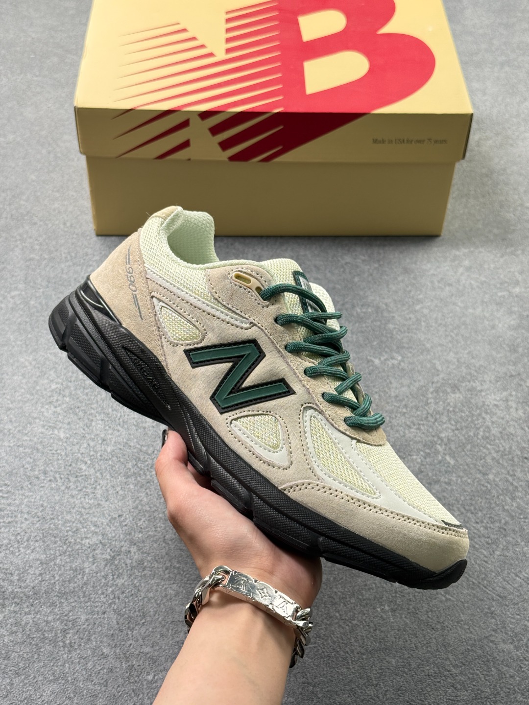 New Balance NB990系列 高端美产复古休闲跑步鞋 U990GB4 #采用台产猪巴革及透气网眼材质 原装6层组合底模精密开发 搭载全新碳素中底 后跟透明TPU水晶装饰条稳固 x78