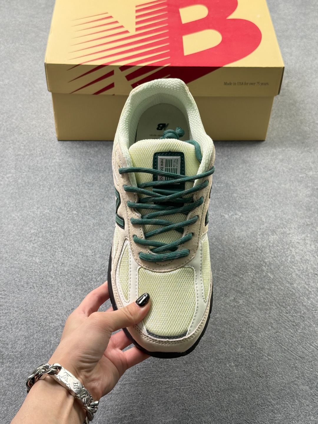 New Balance NB990系列 高端美产复古休闲跑步鞋 U990GB4 #采用台产猪巴革及透气网眼材质 原装6层组合底模精密开发 搭载全新碳素中底 后跟透明TPU水晶装饰条稳固 x78