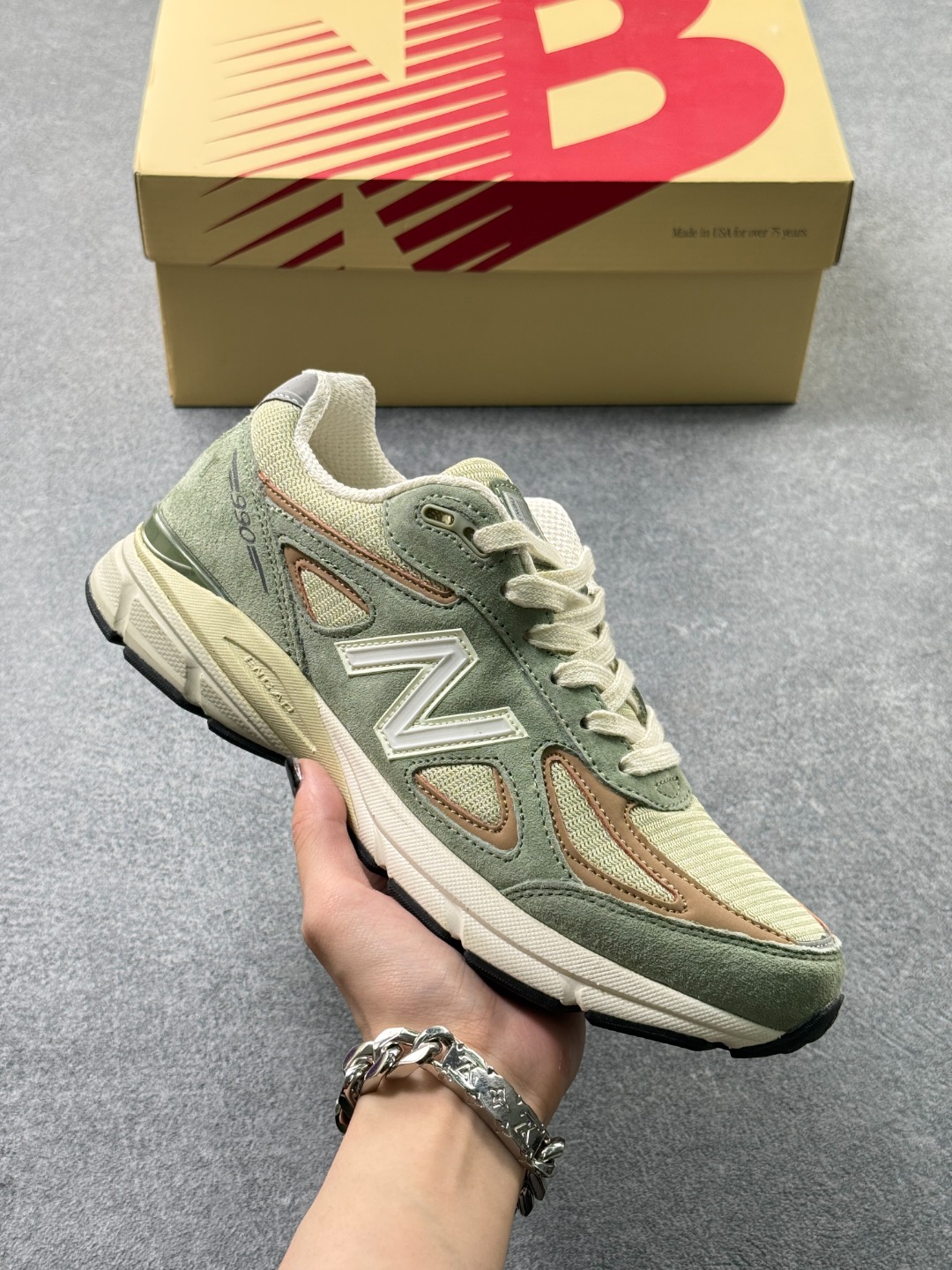 New Balance NB990系列 高端美产复古休闲跑步鞋 U990GT4 #采用台产猪巴革及透气网眼材质 原装6层组合底模精密开发 搭载全新碳素中底 后跟透明TPU水晶装饰条稳固 x78