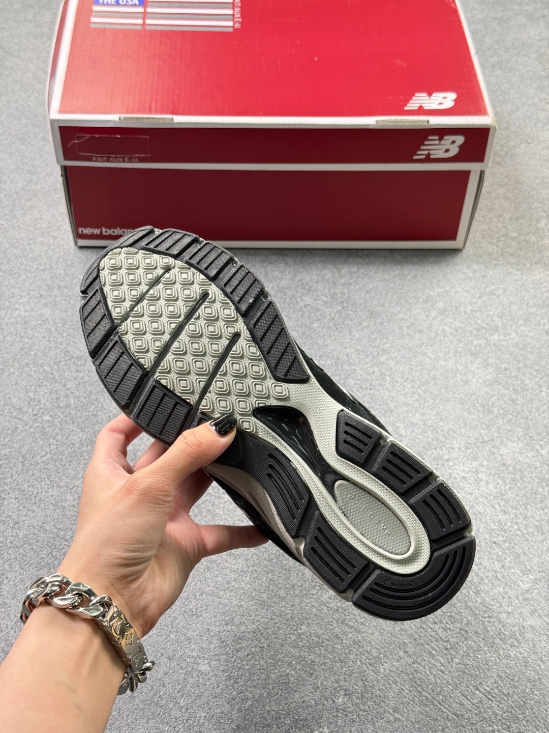 New Balance NB990系列 高端美产复古休闲跑步鞋 W990BK4 #采用台产猪巴革及透气网眼材质 原装6层组合底模精密开发 搭载全新碳素中底 后跟透明TPU水晶装饰条稳固 x78
