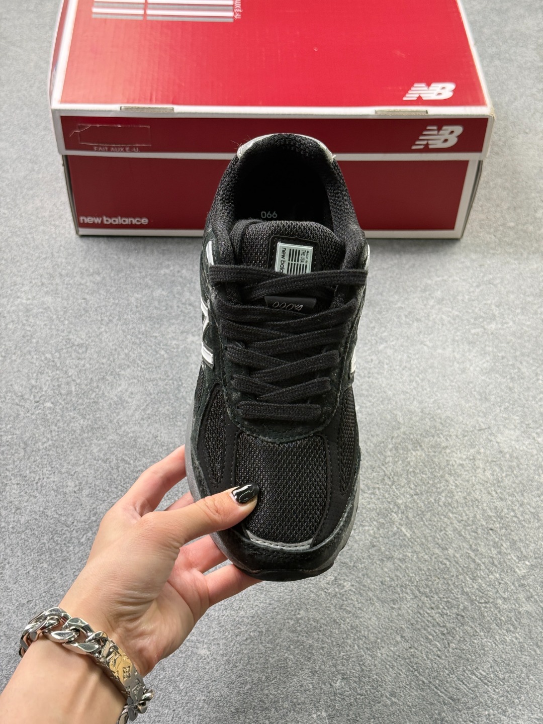 New Balance NB990系列 高端美产复古休闲跑步鞋 W990BK4 #采用台产猪巴革及透气网眼材质 原装6层组合底模精密开发 搭载全新碳素中底 后跟透明TPU水晶装饰条稳固 x78
