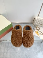 456 donne e uomini +20🔥🔥🔥 Le pantofole in crine di cavallo MARNI Sabot sono gigantesche pantofole in crine di cavallo alla moda con puntale per tutte le stagioni, che le rendono un bellissimo paesaggio. La trama rende i tuoi piedi più belli, sicuri e comodi, sia a casa che fuori. Sono tutti simboli del gusto! Il modello reale è molto strutturato e il comfort è ottimo. Tessuto: lana islandese. Fodera: vera pelle. Suola: sottopiede in pelle, suola in gomma. Taglia: da donna. Taglia da uomo: 40-45. Pacchetto completo. 1 456 donne e uomini +20🔥🔥🔥 Le pantofole in crine di cavallo MARNI Sabot sono gigantesche pantofole in crine di cavallo alla moda con puntale per tutte le stagioni, che le rendono un bellissimo paesaggio. La trama rende i tuoi piedi più belli, sicuri e comodi, sia a casa che fuori. Sono tutti simboli del gusto! Il modello reale è molto strutturato e il comfort è ottimo. Tessuto: lana islandese. Fodera: vera pelle. Suola: sottopiede in pelle, suola in gomma. Taglia: da donna. Taglia da uomo: 40-45. Pacchetto completo.