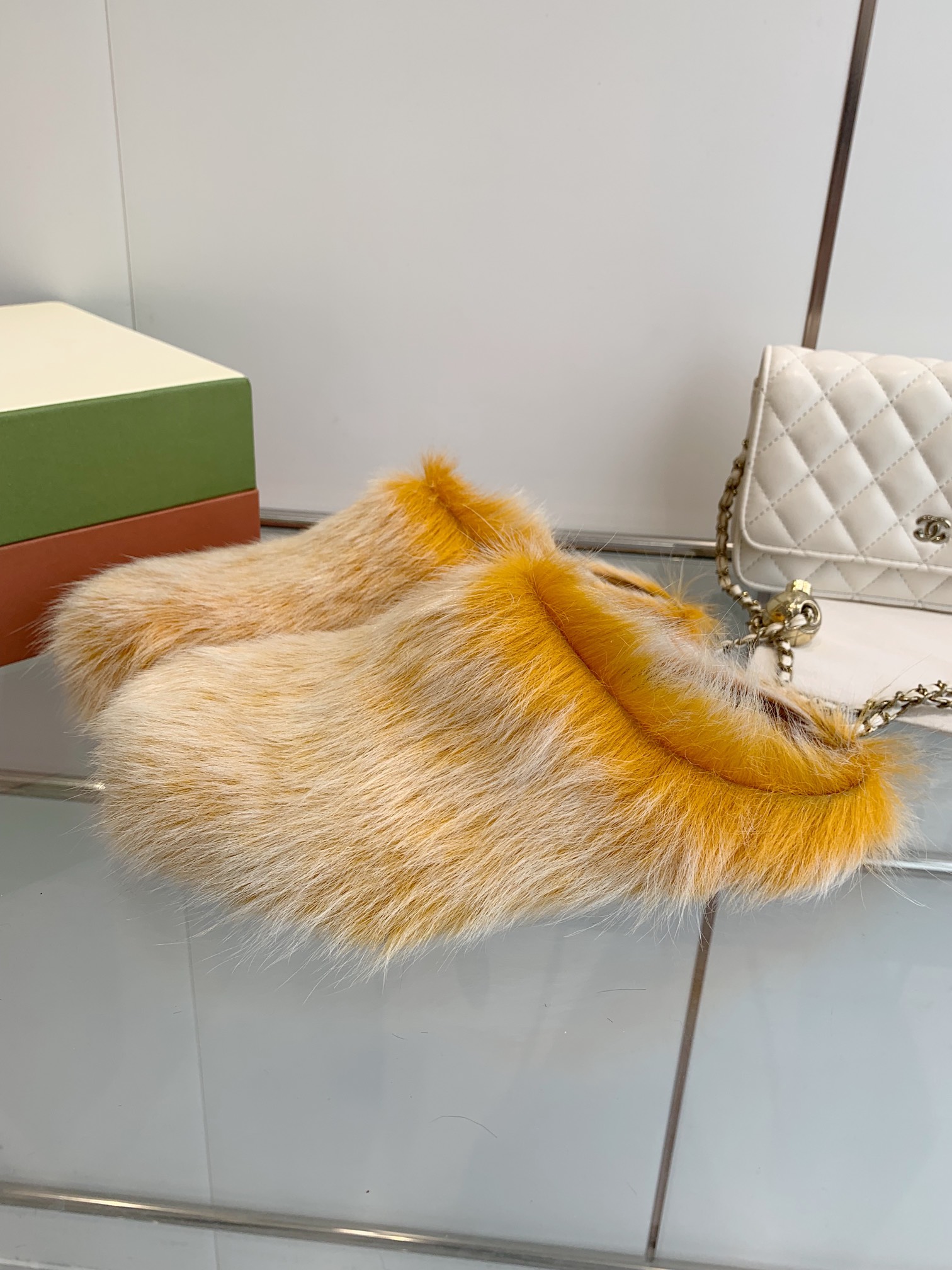 MARNI P672 Female and Male Pony Hair Sabot Shoes: Beauty, Comfort, and Style for All Seasons - 图片 2