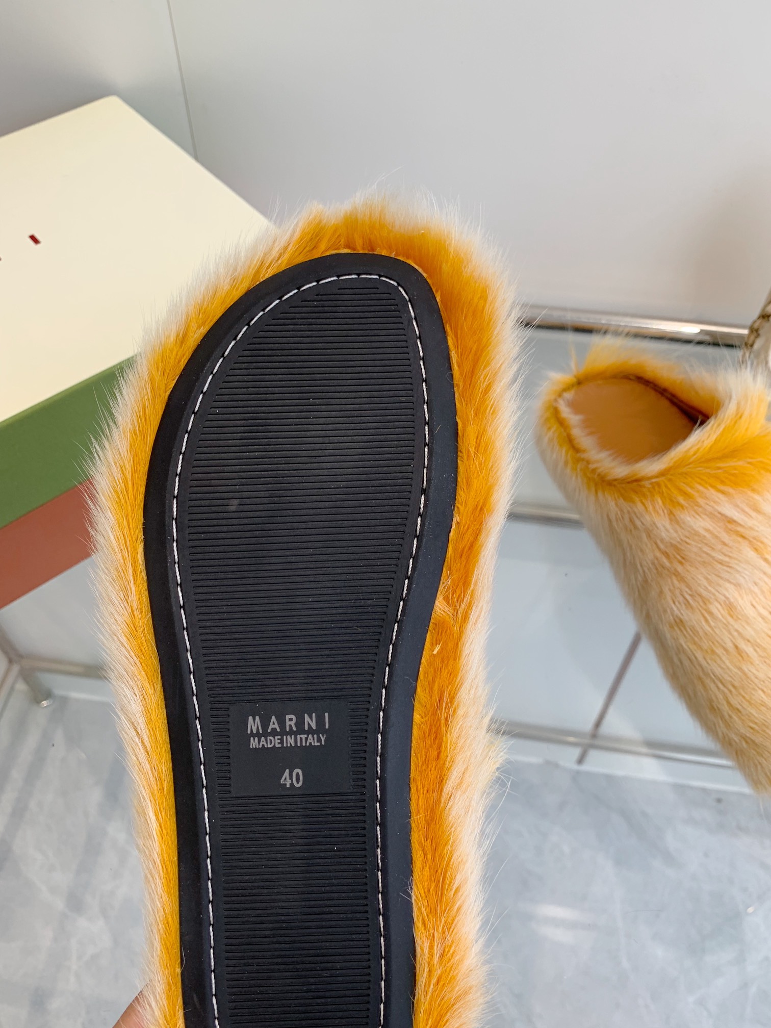 MARNI P672 Female and Male Pony Hair Sabot Shoes: Beauty, Comfort, and Style for All Seasons - 图片 6