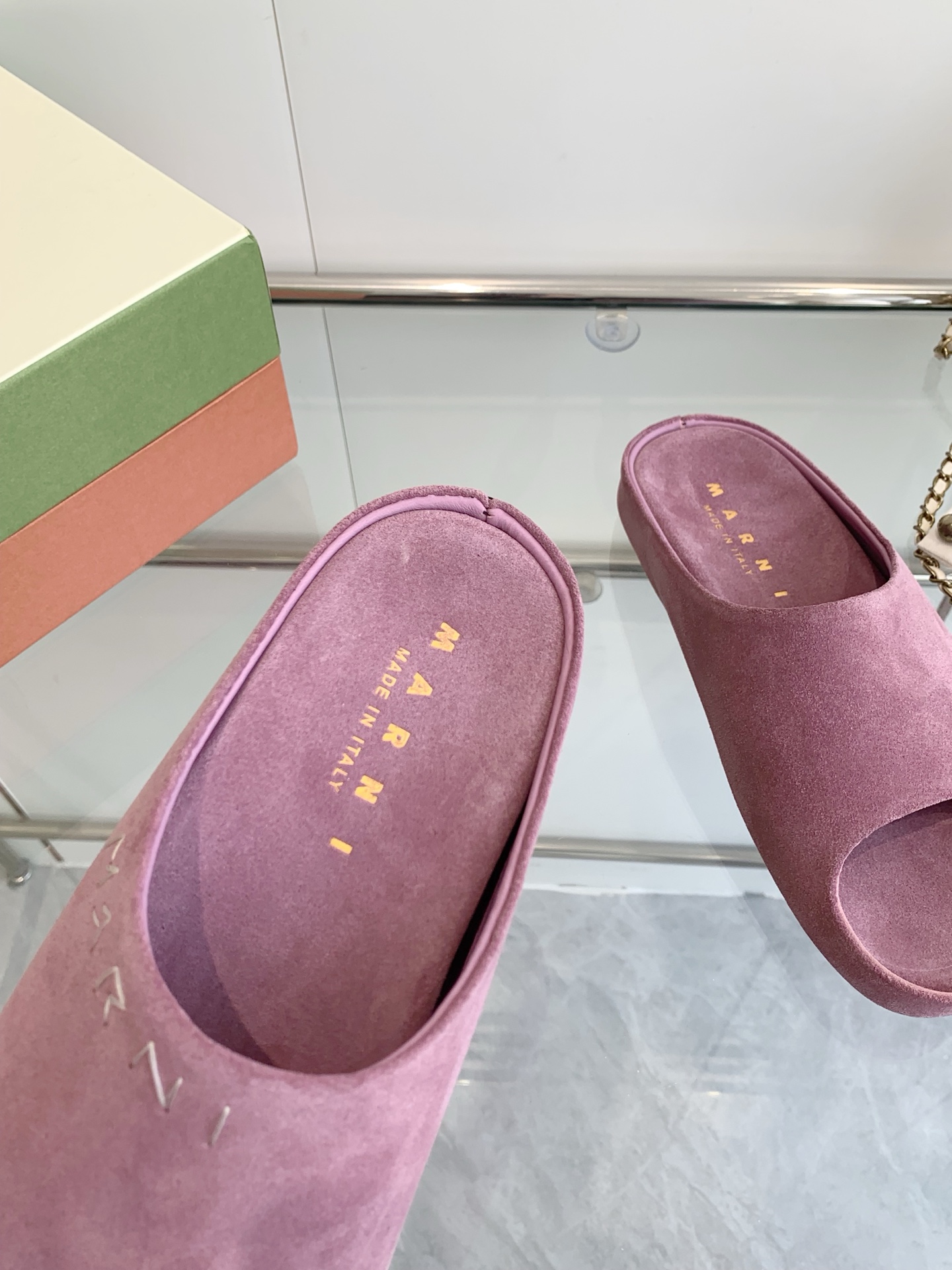 Marni Banana Slipper: Hand-Sewn Logo, High-Sensored Fashion for Women and Men - 图片 5