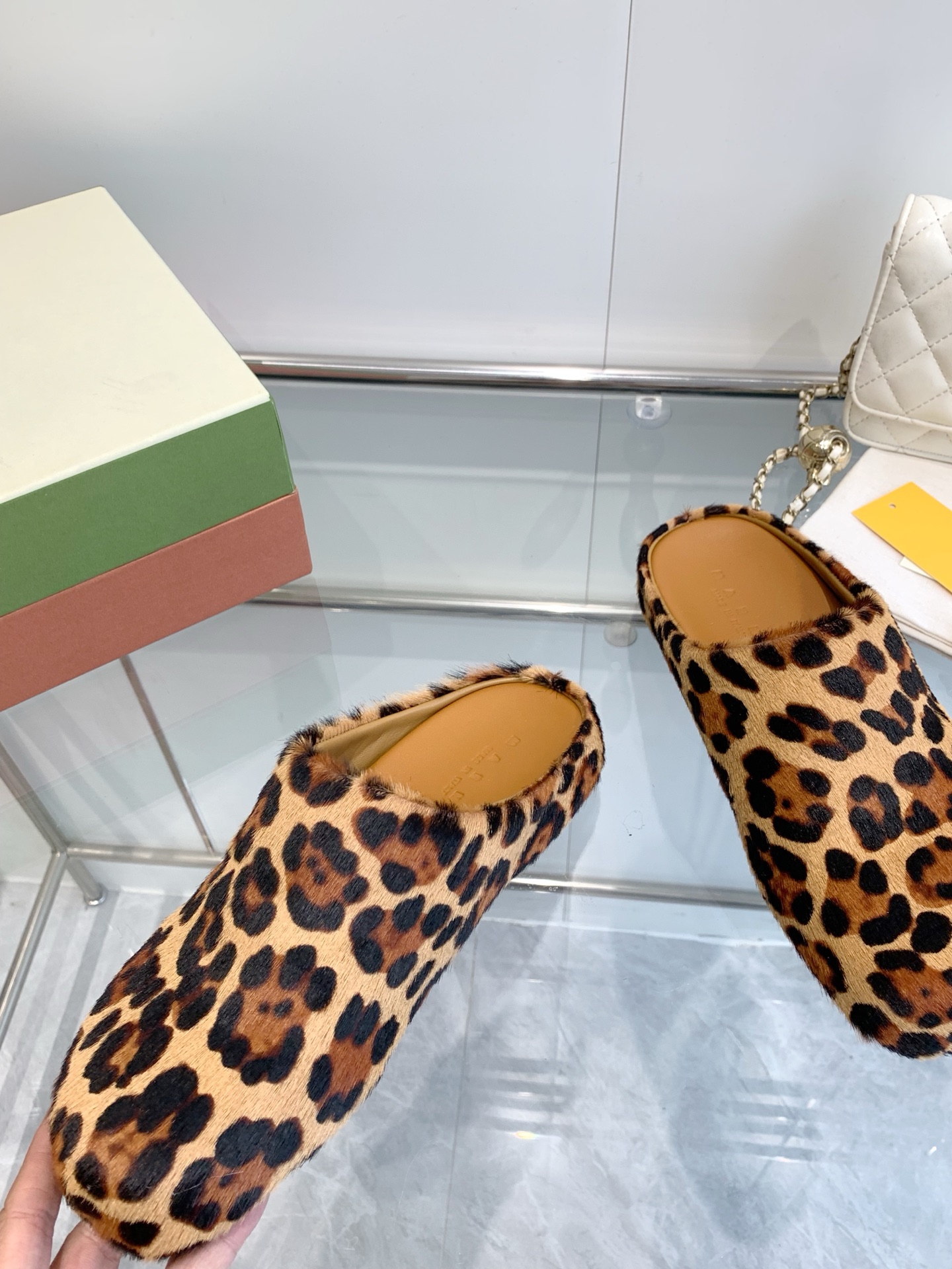 MARNI P672 Female and Male Pony Hair Sabot Shoes – Beauty, Confidence, and Comfort in Every Step - 图片 4
