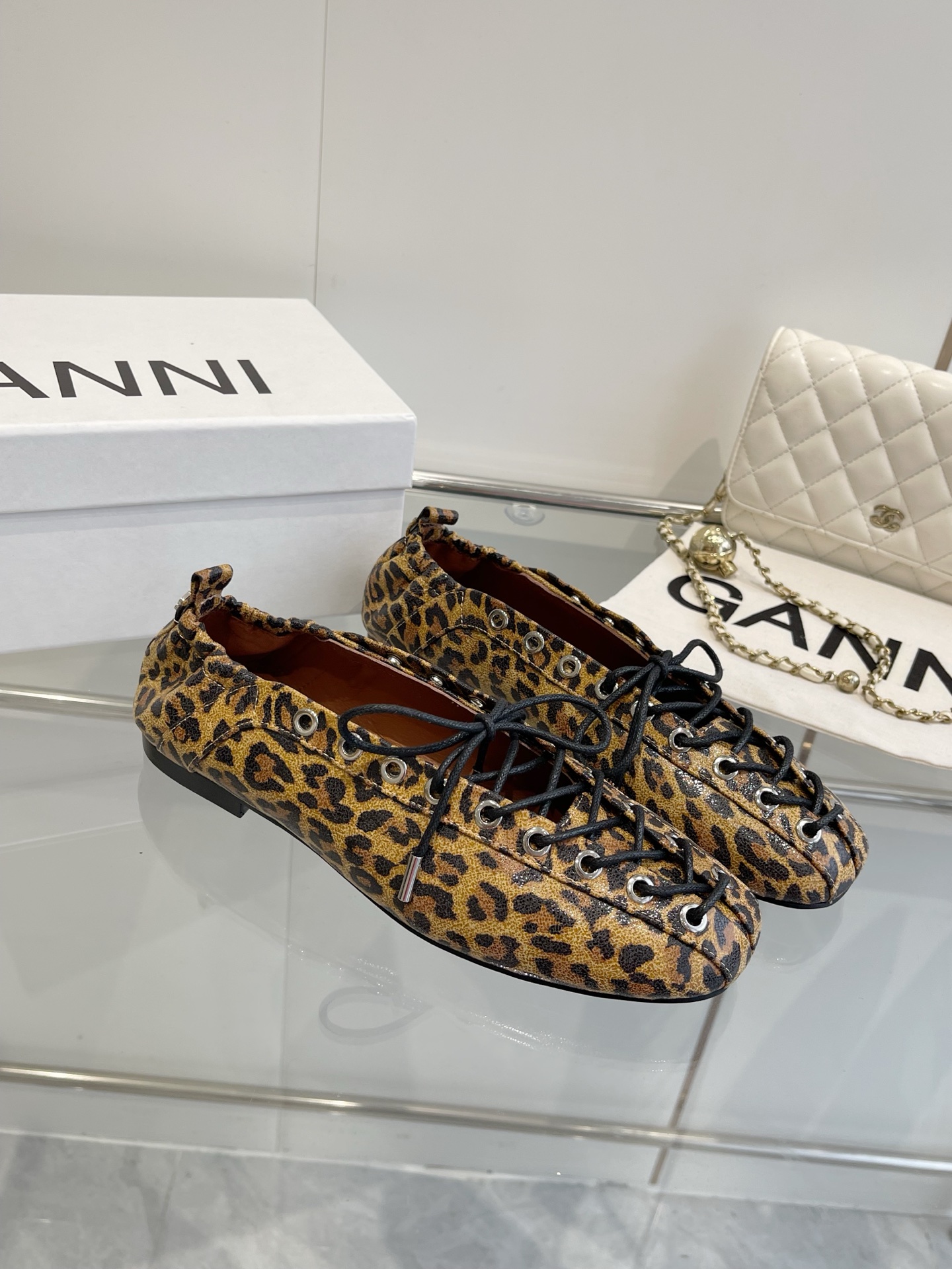 Ganni 25SS Leather Ballet Shoes: Imported Cattle Skin, Water-Skinned Calf, Rubber Soles. - 图片 3