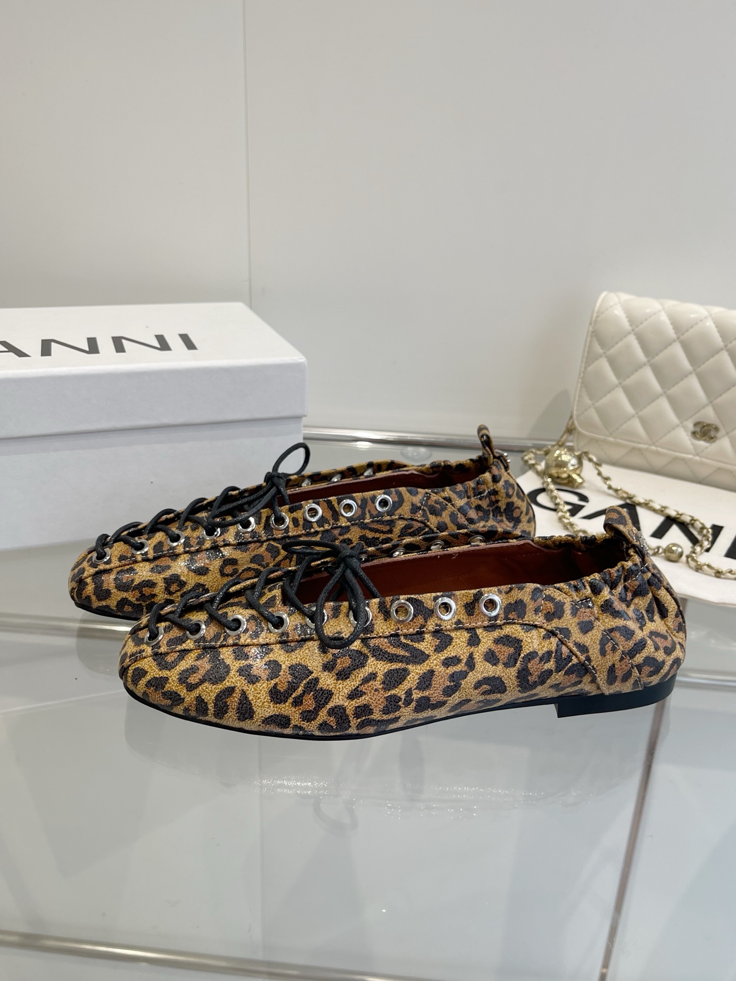 Ganni 25SS Leather Ballet Shoes: Imported Cattle Skin, Water-Skinned Calf, Rubber Soles. - 图片 2