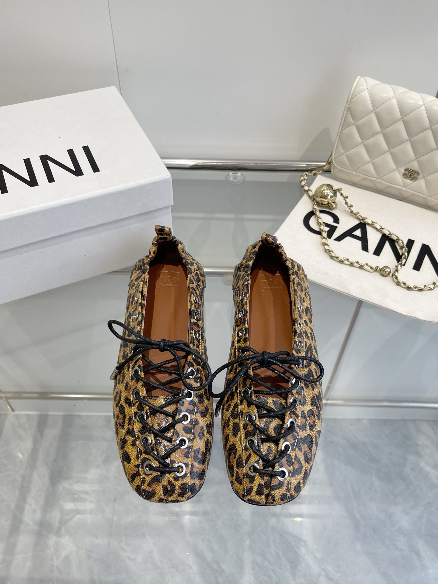 Ganni 25SS Leather Ballet Shoes: Imported Cattle Skin, Water-Skinned Calf, Rubber Soles.