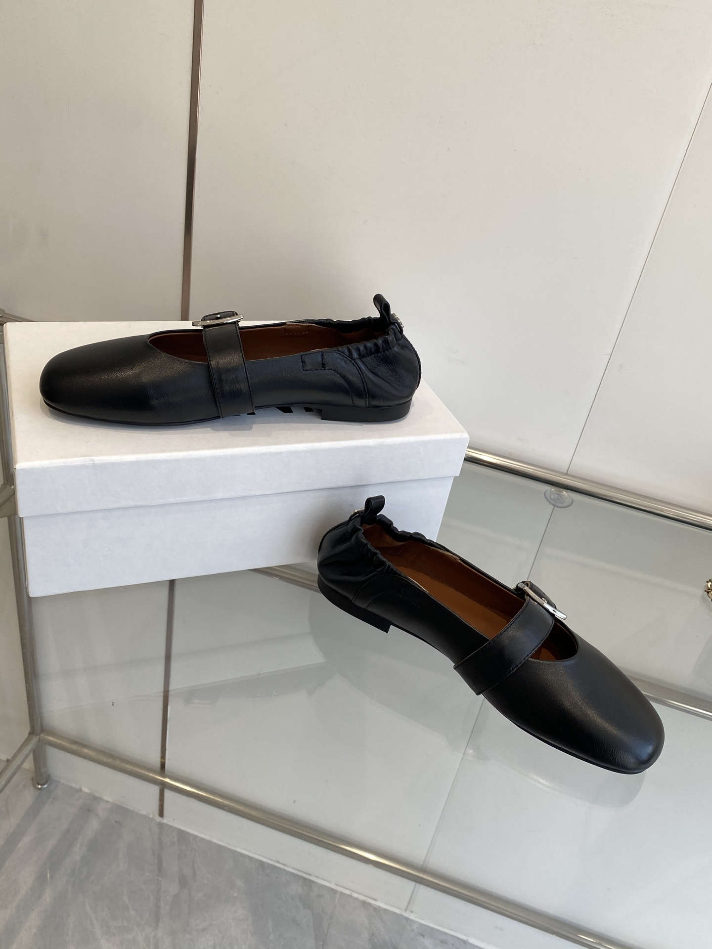 New Ganni 25SS Sheepskin Shoes with Original Rubber Soles in Sizes 35-39 - 图片 9