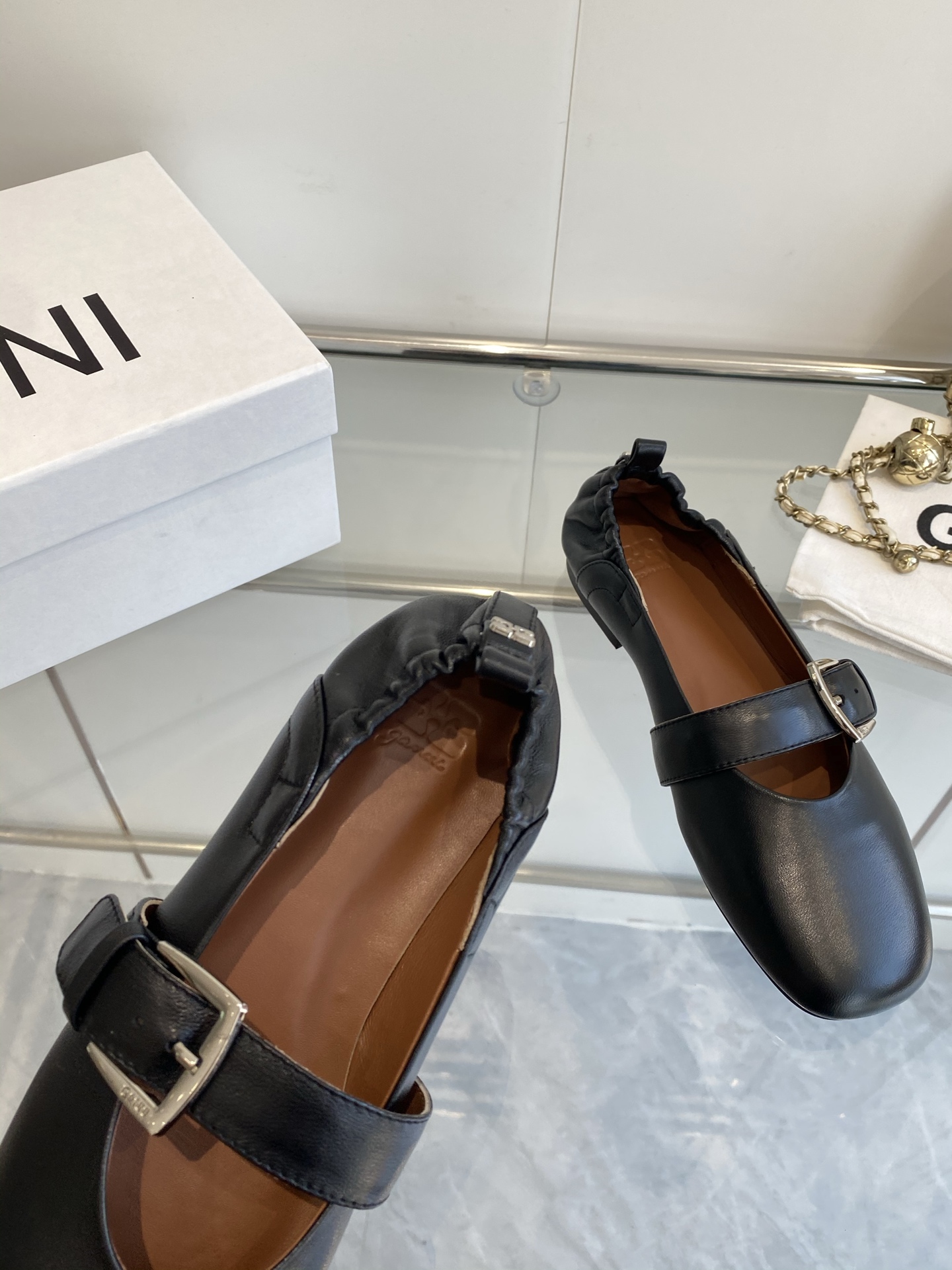 New Ganni 25SS Sheepskin Shoes with Original Rubber Soles in Sizes 35-39 - 图片 5