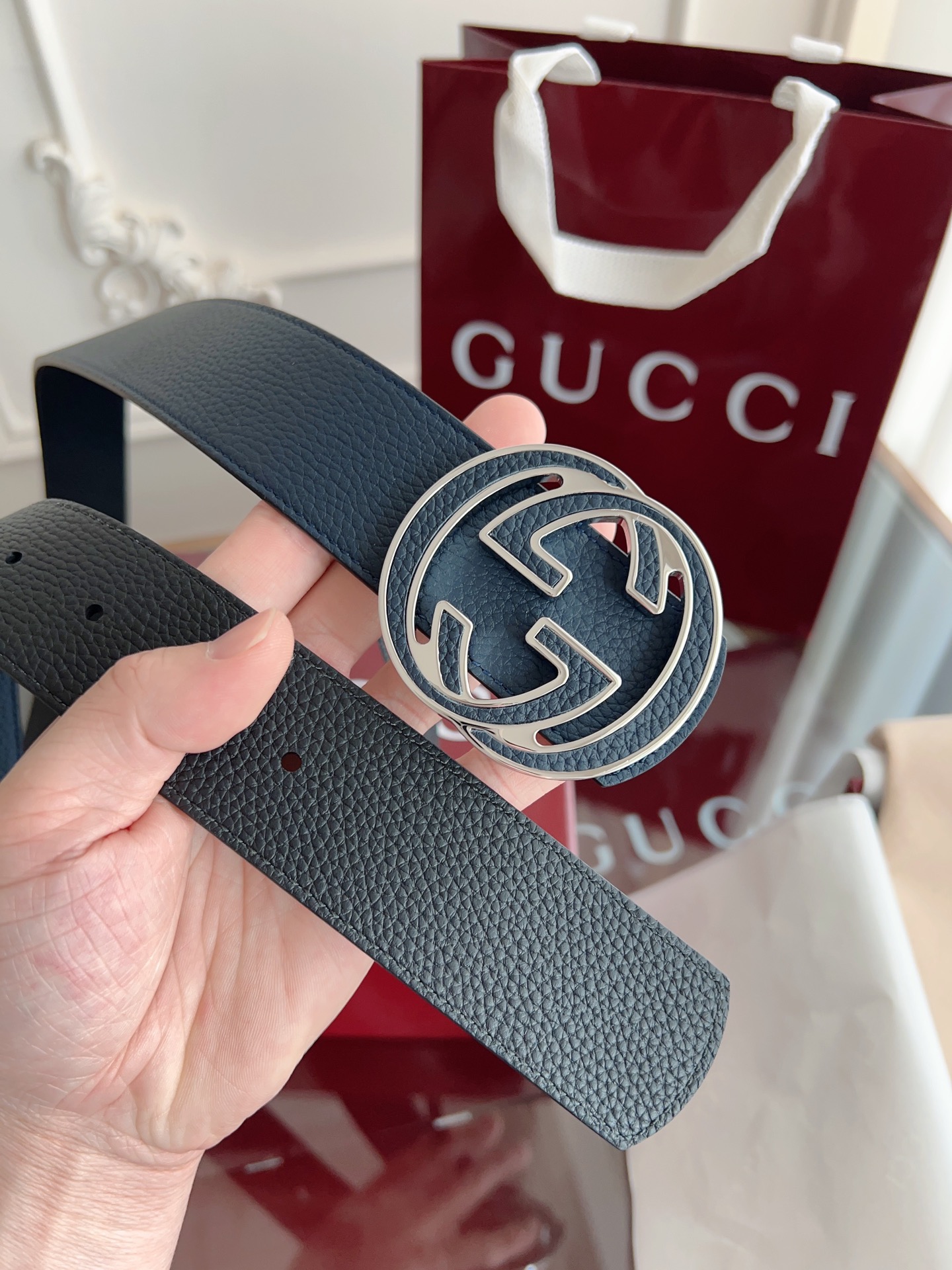  绝美gucci 双G扣男士新款腰帶 專櫃同步 寬4厘米 雙面進口荔枝紋雙面雙色可用  精緻真空電鍍雙G