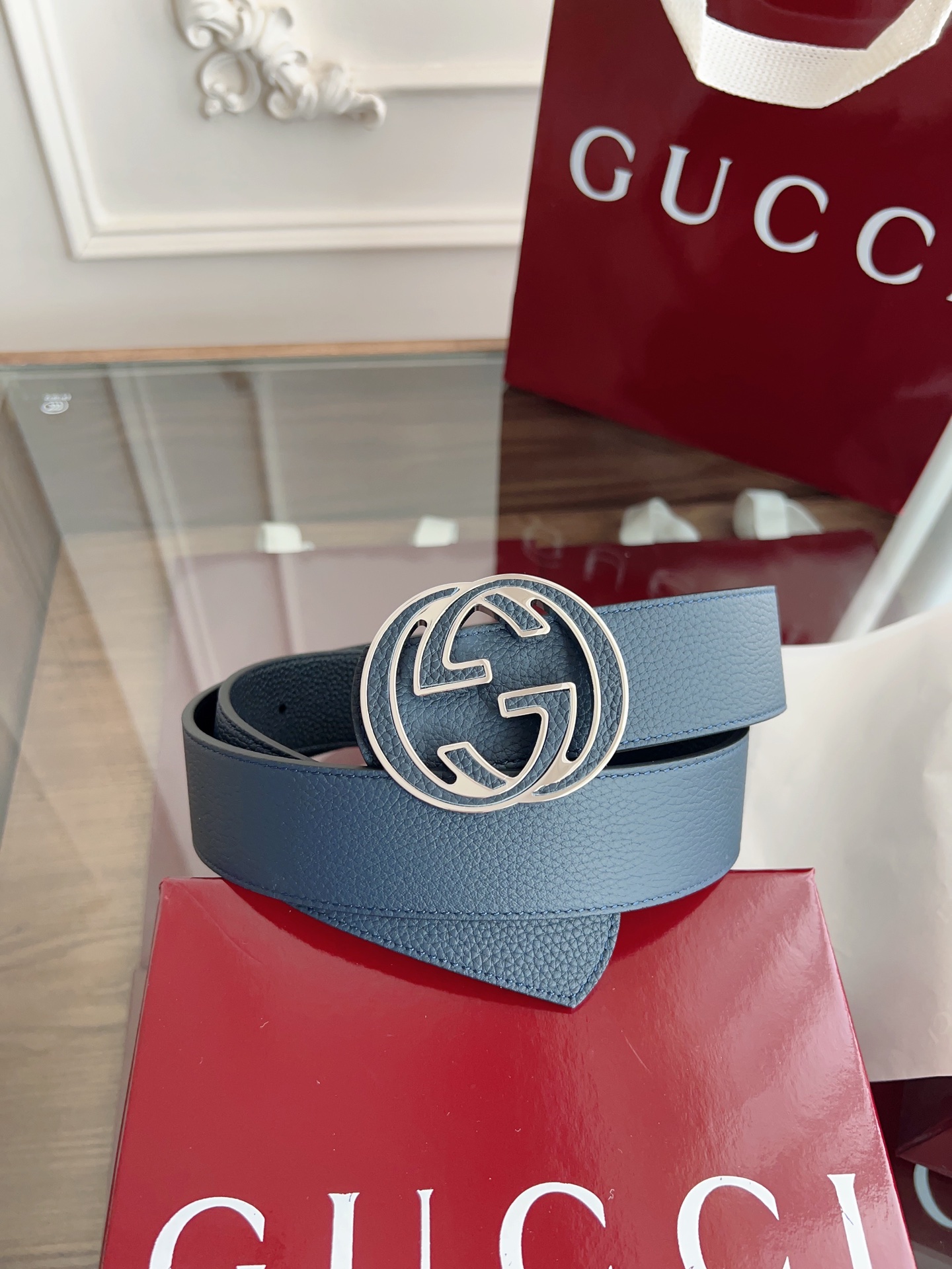  绝美gucci 双G扣男士新款腰帶 專櫃同步 寬4厘米 雙面進口荔枝紋雙面雙色可用  精緻真空電鍍雙G