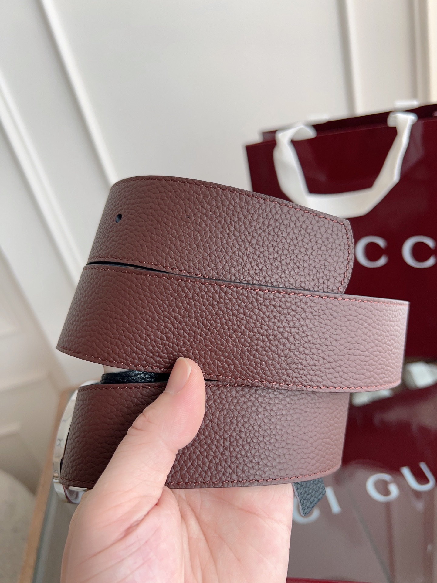 Gucci Reversible Leather Belt with Silver Interlocking G Buckle, 4.0cm Width 9 i1742837840784 798 0 7