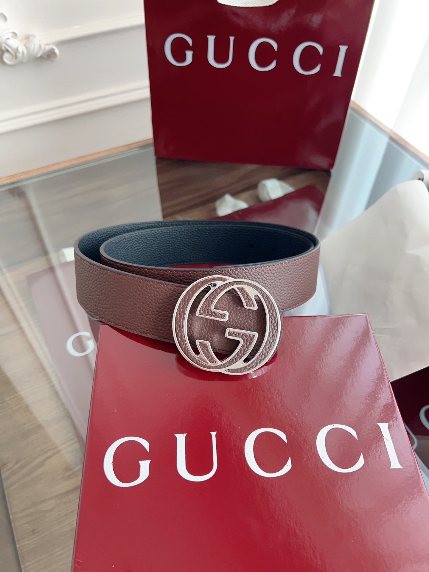  绝美gucci 双G扣男士新款腰帶 專櫃同步 寬4厘米 雙面進口荔枝紋雙面雙色可用  精緻真空電鍍雙G