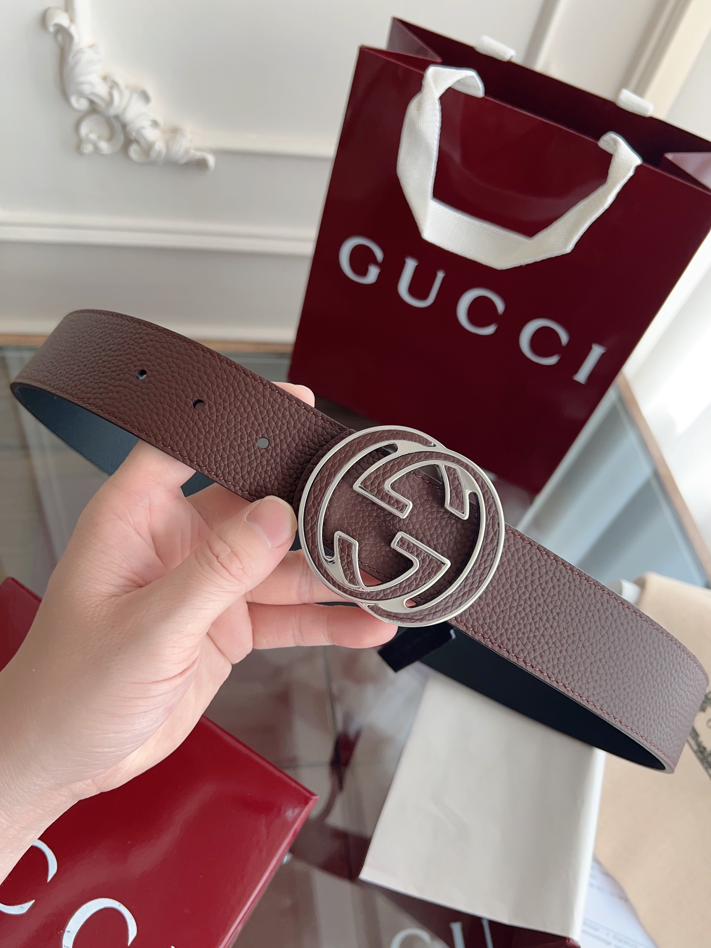  绝美gucci 双G扣男士新款腰帶 專櫃同步 寬4厘米 雙面進口荔枝紋雙面雙色可用  精緻真空電鍍雙G