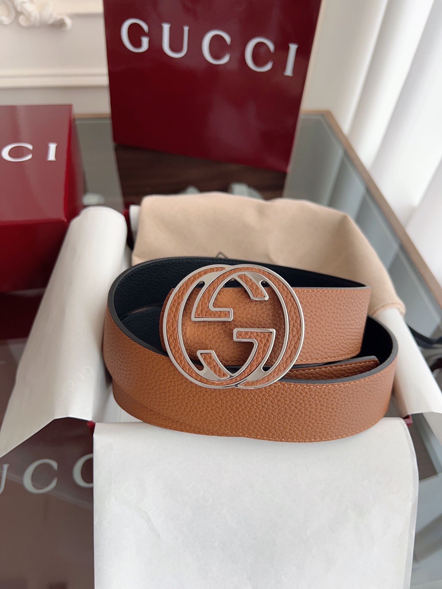  绝美gucci 双G扣男士新款腰帶 專櫃同步 寬4厘米 雙面進口荔枝紋雙面雙色可用  精緻真空電鍍雙G
