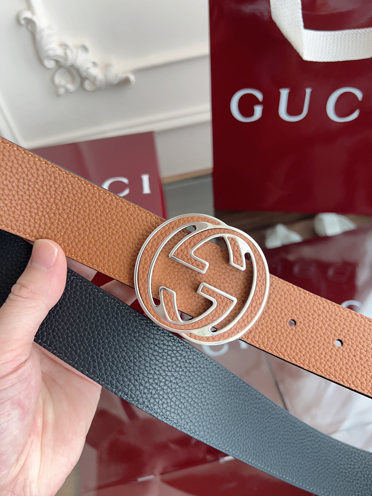  绝美gucci 双G扣男士新款腰帶 專櫃同步 寬4厘米 雙面進口荔枝紋雙面雙色可用  精緻真空電鍍雙G