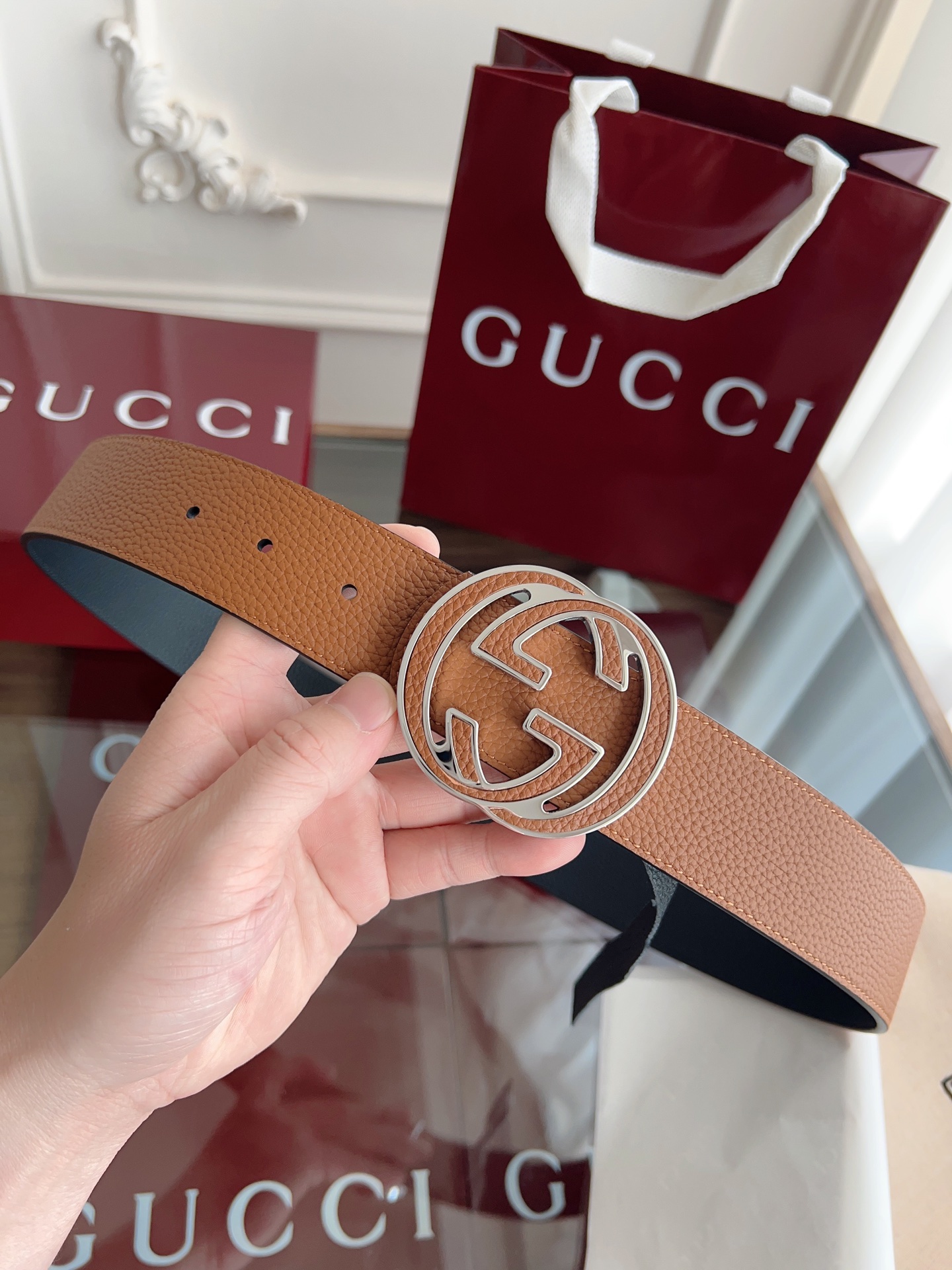  绝美gucci 双G扣男士新款腰帶 專櫃同步 寬4厘米 雙面進口荔枝紋雙面雙色可用  精緻真空電鍍雙G