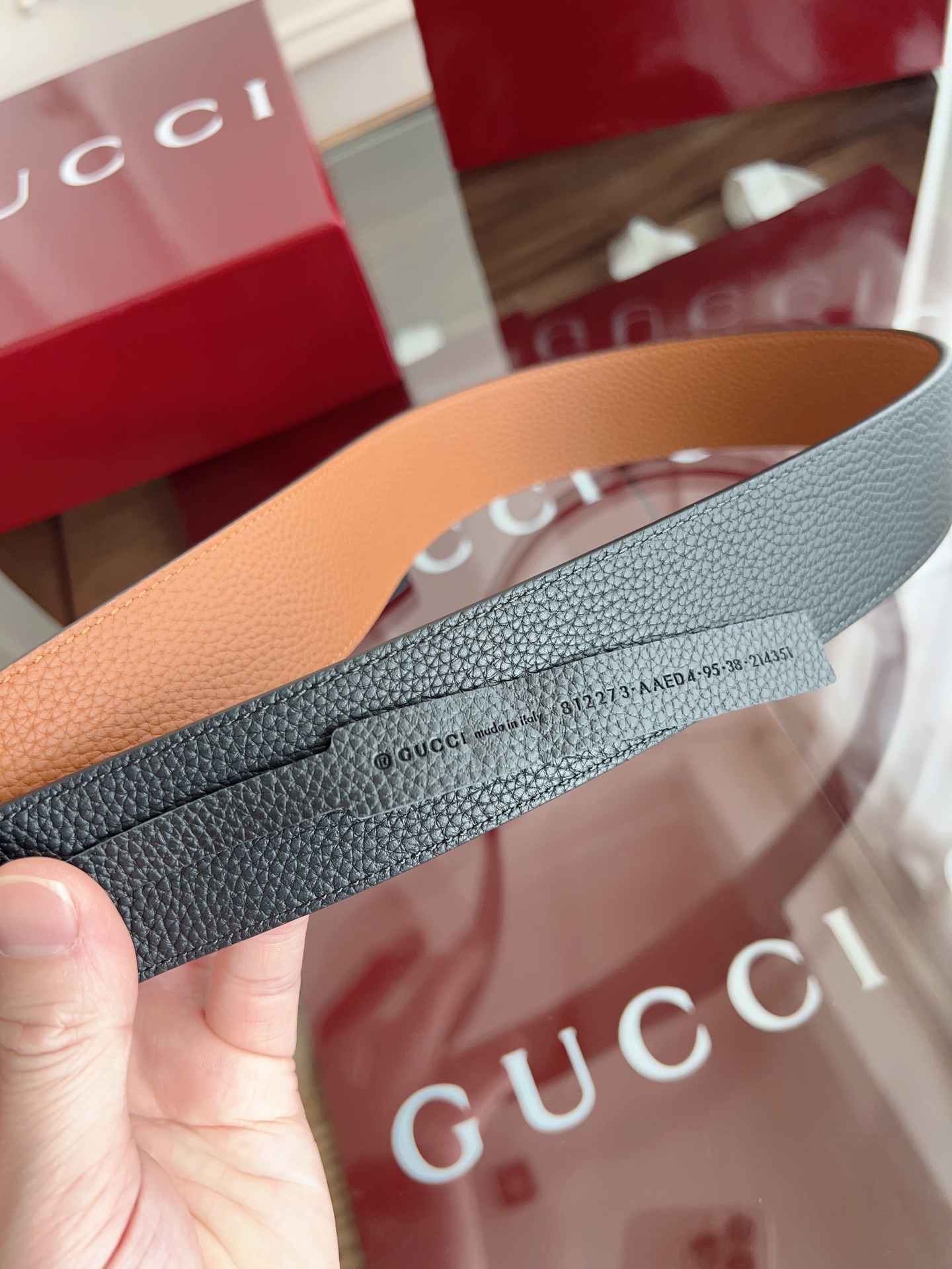  绝美gucci 双G扣男士新款腰帶 專櫃同步 寬4厘米 雙面進口荔枝紋雙面雙色可用  精緻真空電鍍雙G