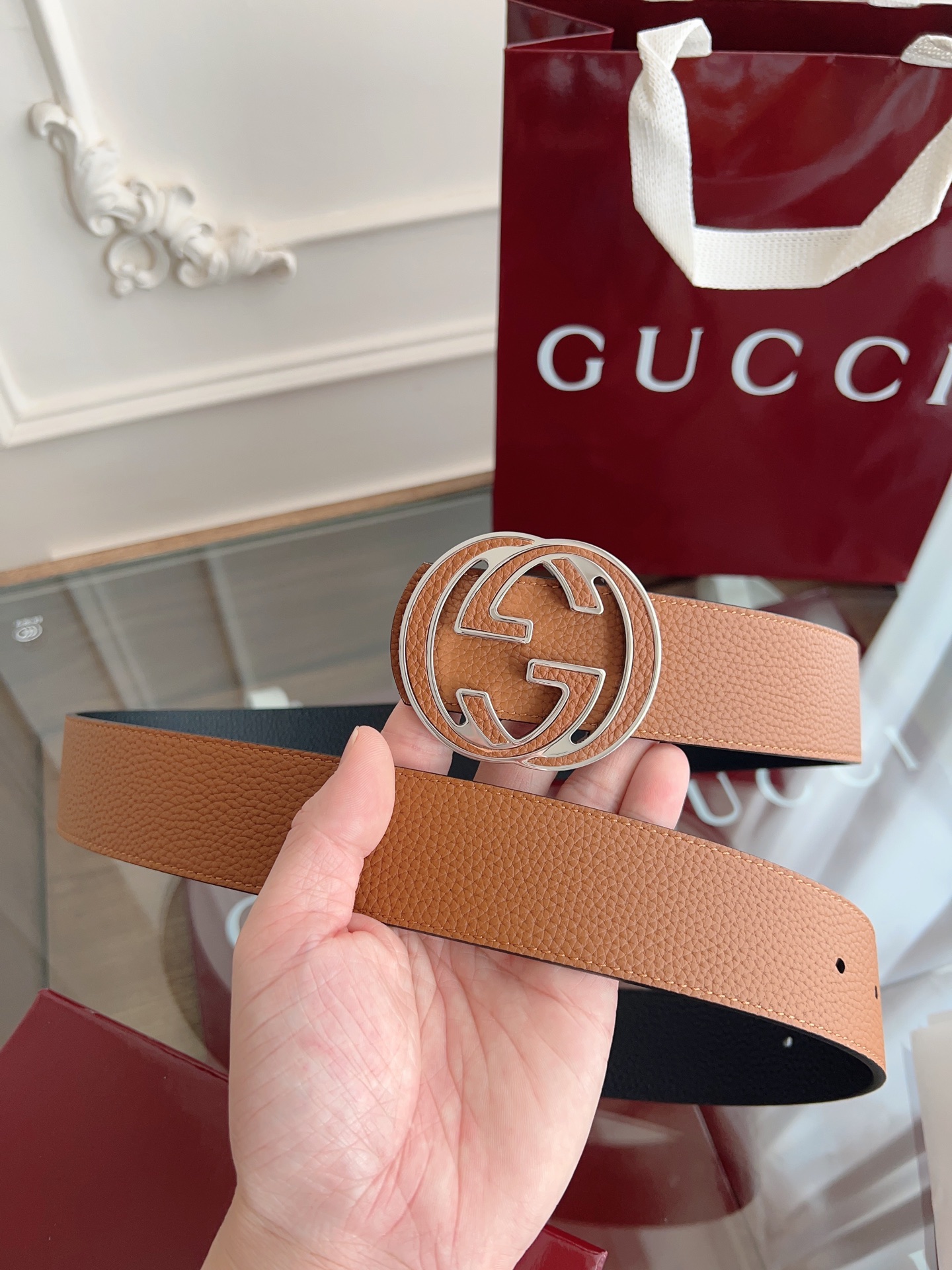  绝美gucci 双G扣男士新款腰帶 專櫃同步 寬4厘米 雙面進口荔枝紋雙面雙色可用  精緻真空電鍍雙G