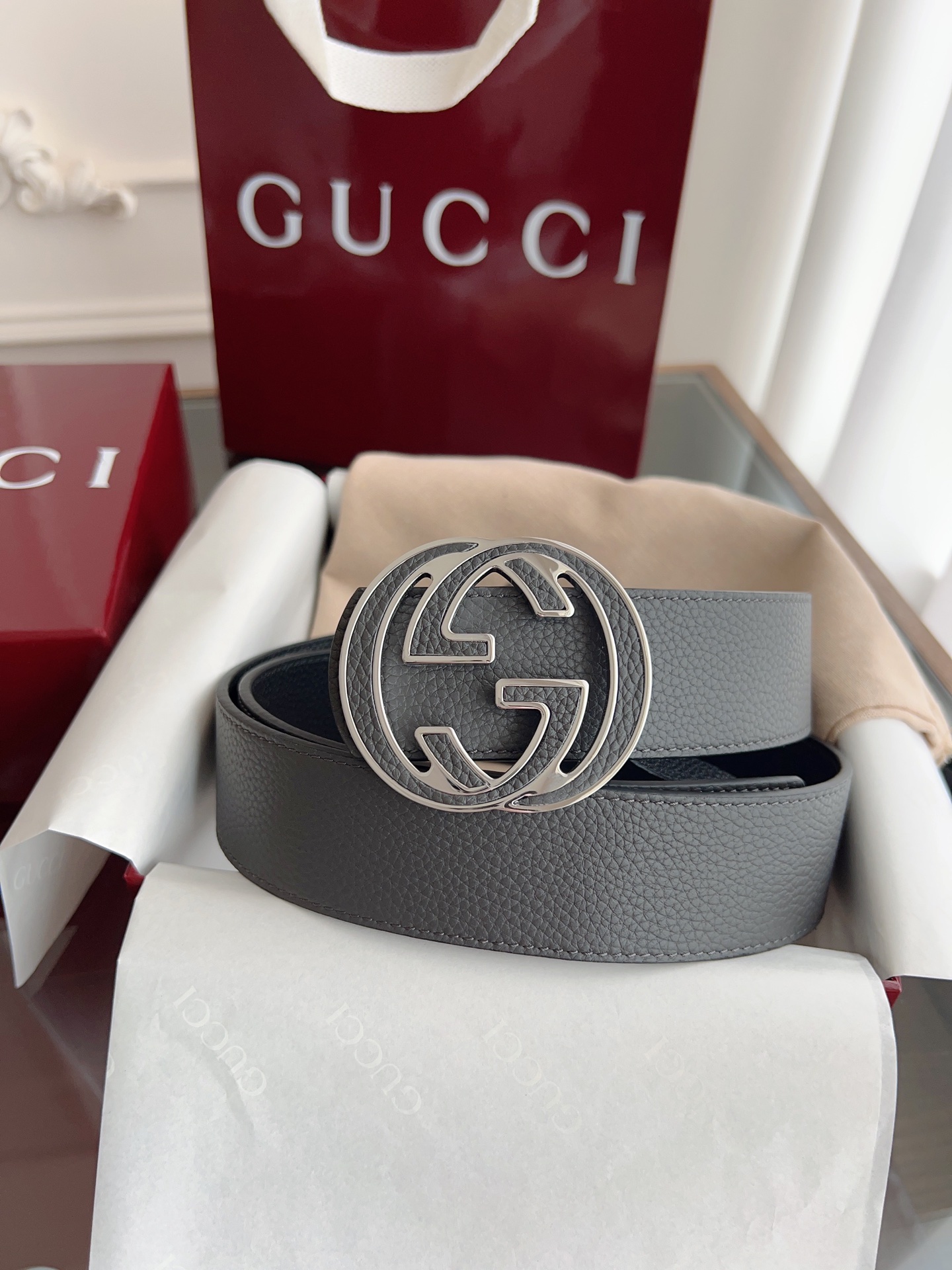  绝美gucci 双G扣男士新款腰帶 專櫃同步 寬4厘米 雙面進口荔枝紋雙面雙色可用  精緻真空電鍍雙G