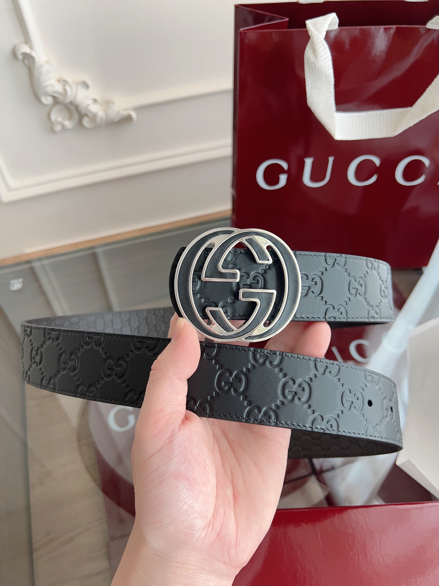  绝美gucci 双G扣男士新款腰帶 專櫃同步 寬4厘米 雙面進口小牛皮压花雙色可用  精緻真空電鍍雙G