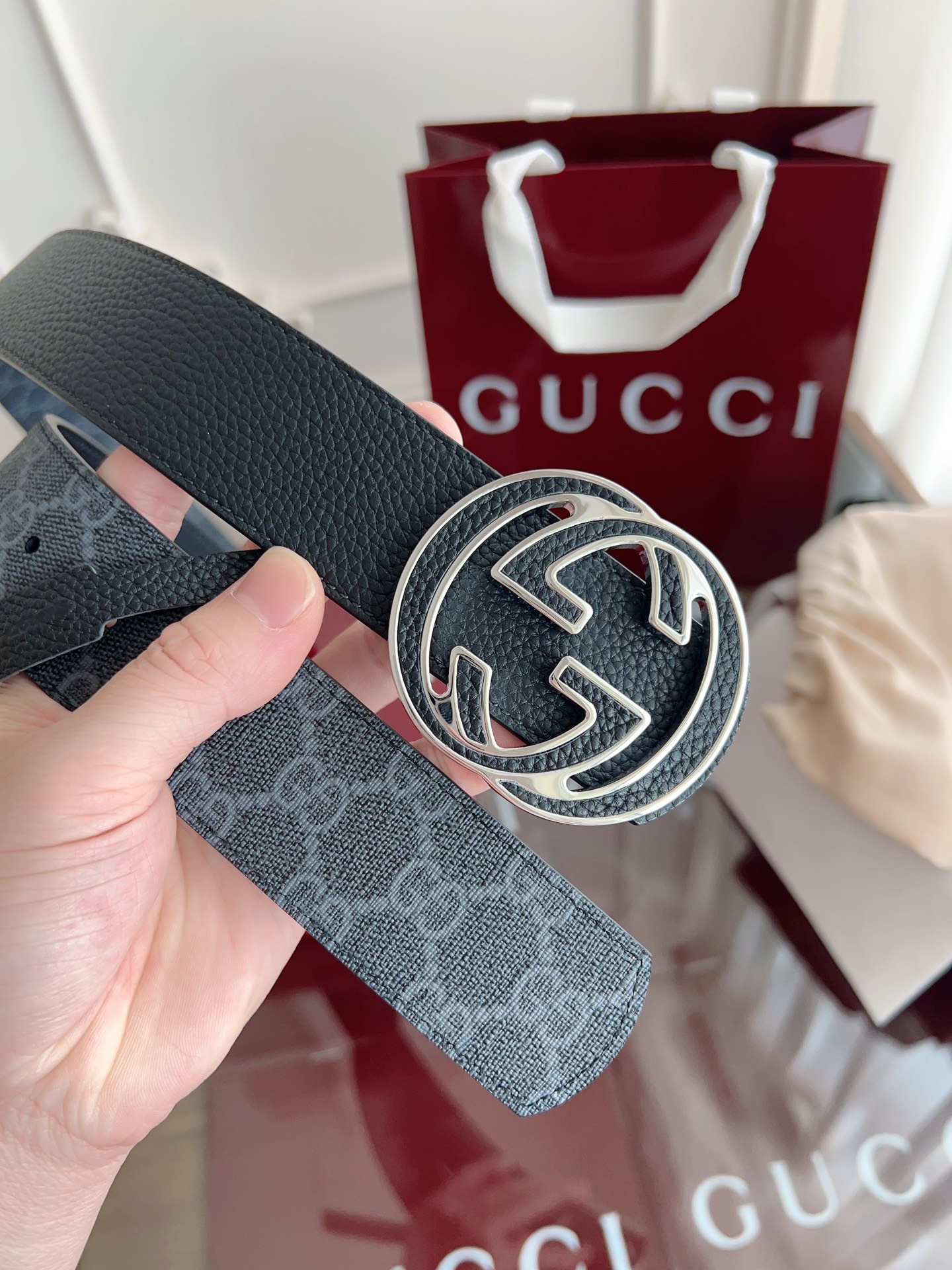  绝美gucci 双G扣男士新款腰帶 專櫃同步 寬4厘米 帶身帆布黑老花-拼進口荔枝紋黑色 精緻真空電鍍