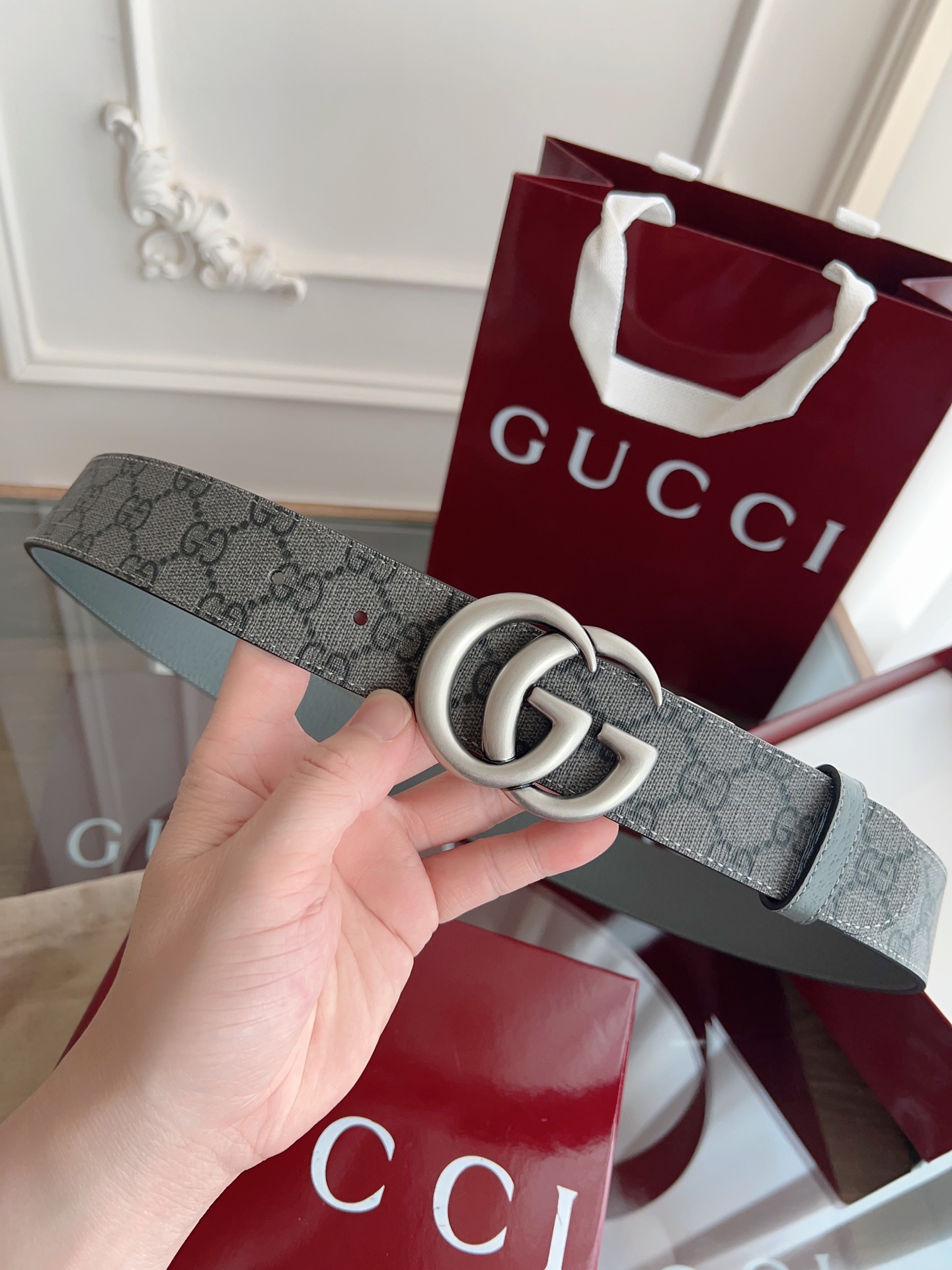  Gucci  UULBN 暗灰色SuPreme PVC老花 猪皮纹水泥灰底 宽度3.7cm 复古GG旋