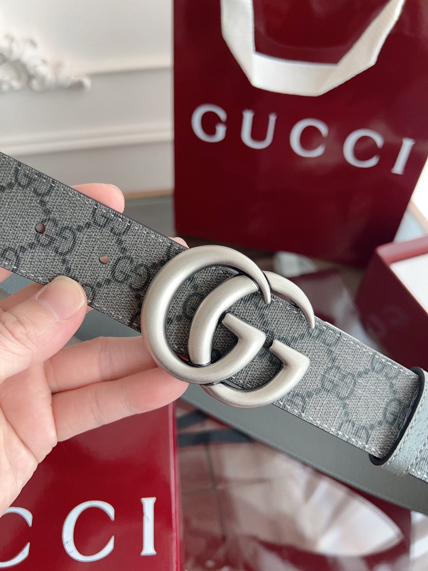  Gucci  UULBN 暗灰色SuPreme PVC老花 猪皮纹水泥灰底 宽度3.7cm 复古GG旋