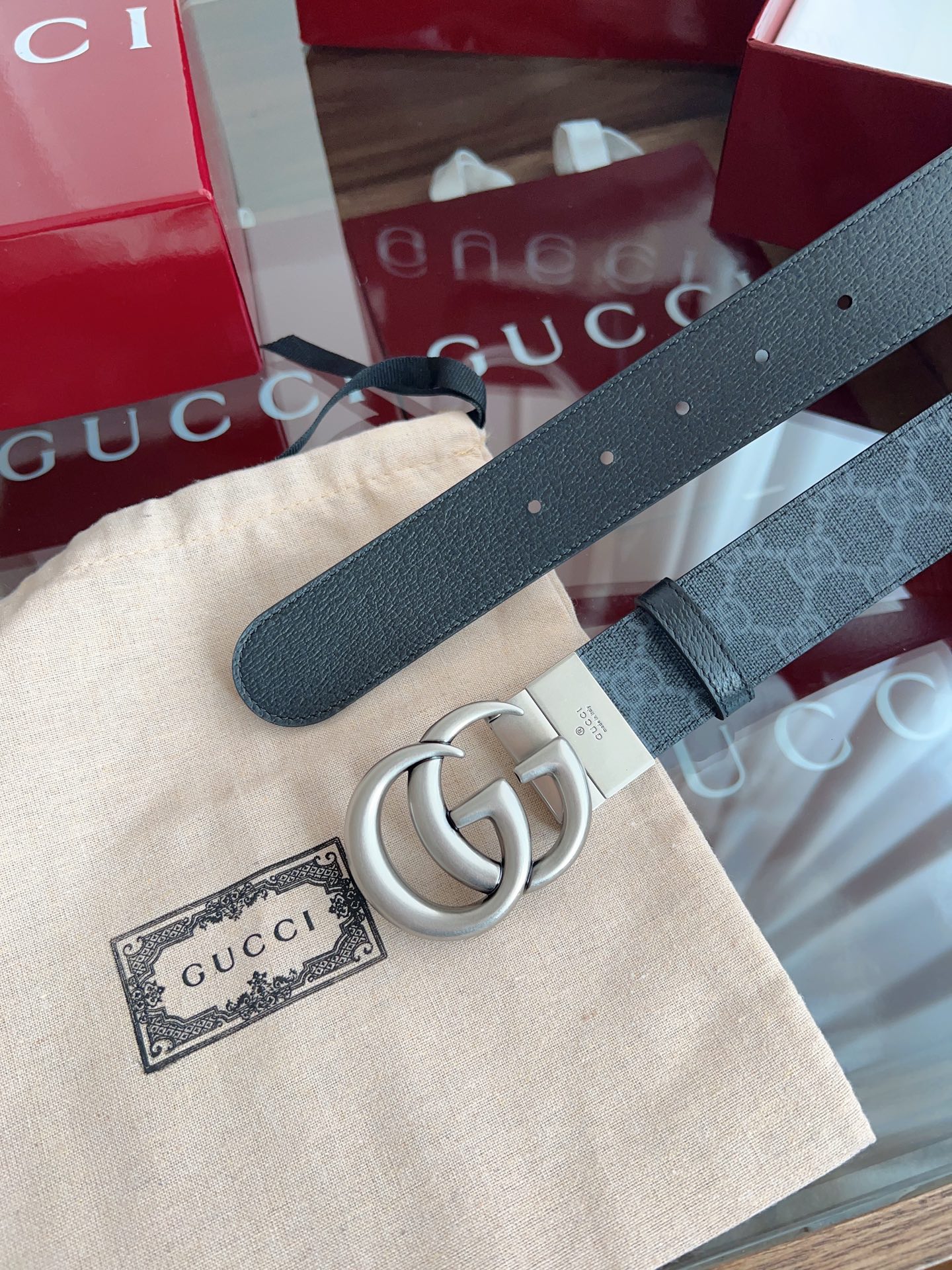  Gucci  FACJT 珠黑色SuPreme PVC黑老花 黑猪皮纹底 宽度3.7cm 复古GG旋转