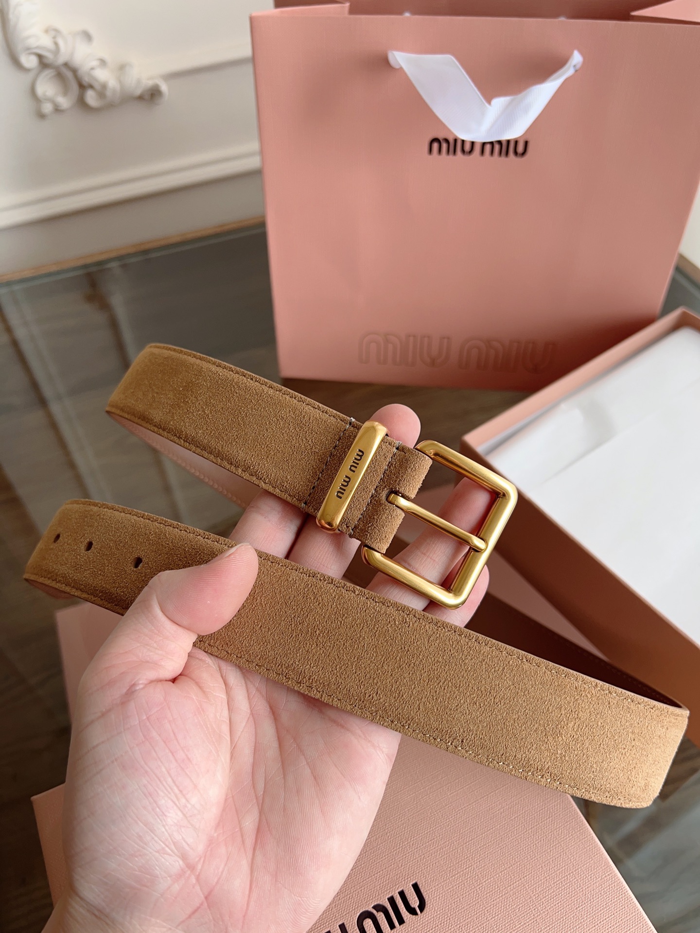 Stylish Miu Miu Belt with Two-Faced Khakis and Copper Buttons - 图片 1